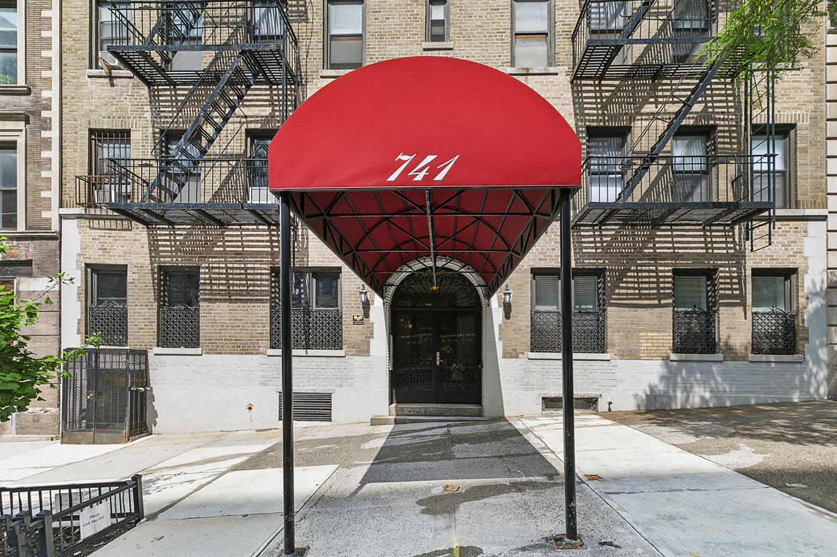 741 W End Avenue 4-B