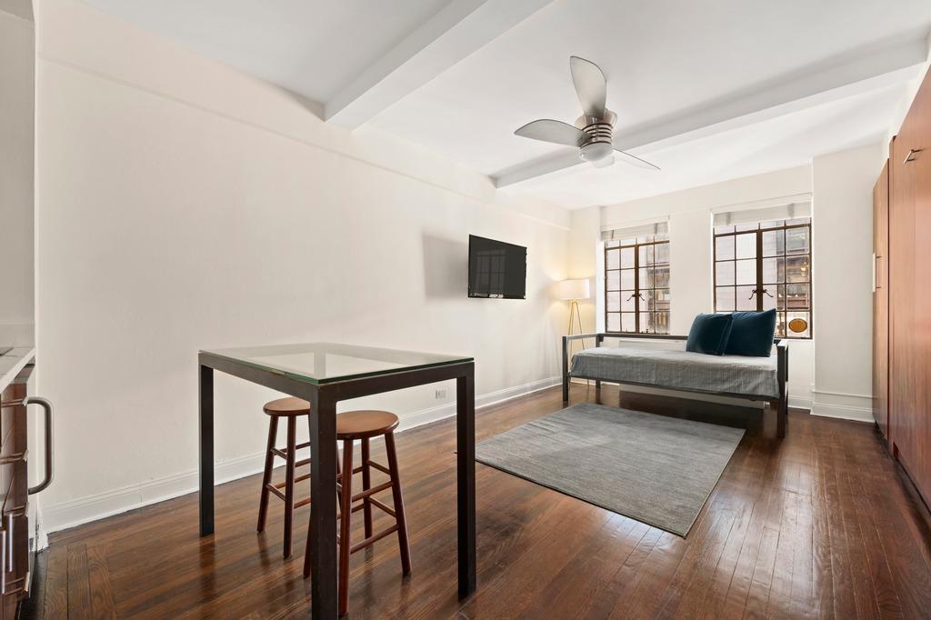 320 E 42nd Street 1308