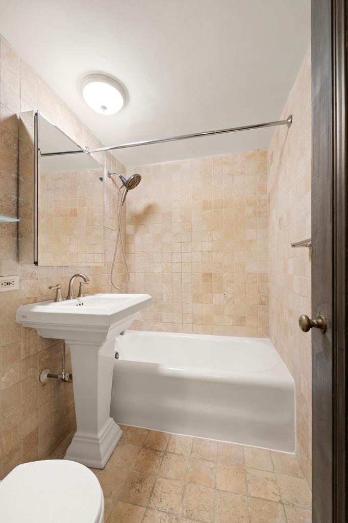 320 E 42nd Street 1308