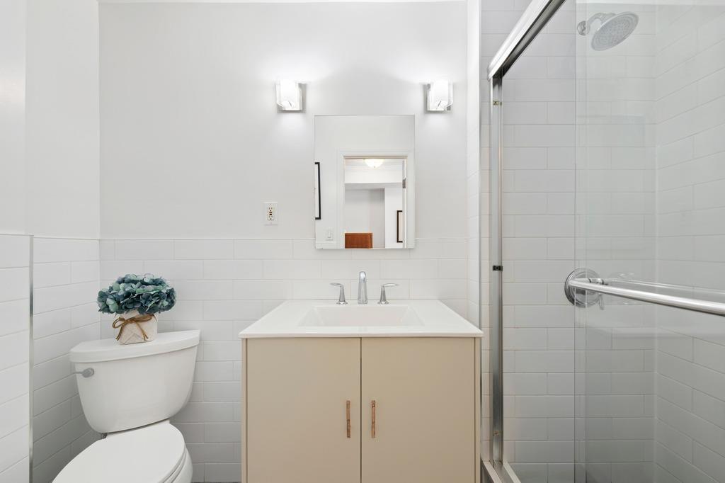 400 E 77th Street 1-H