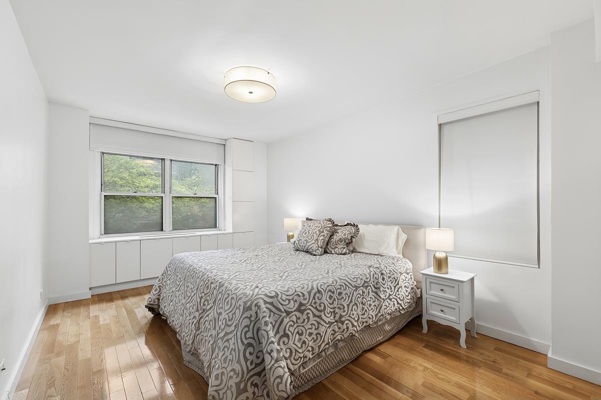 310 E 49th Street 4-D