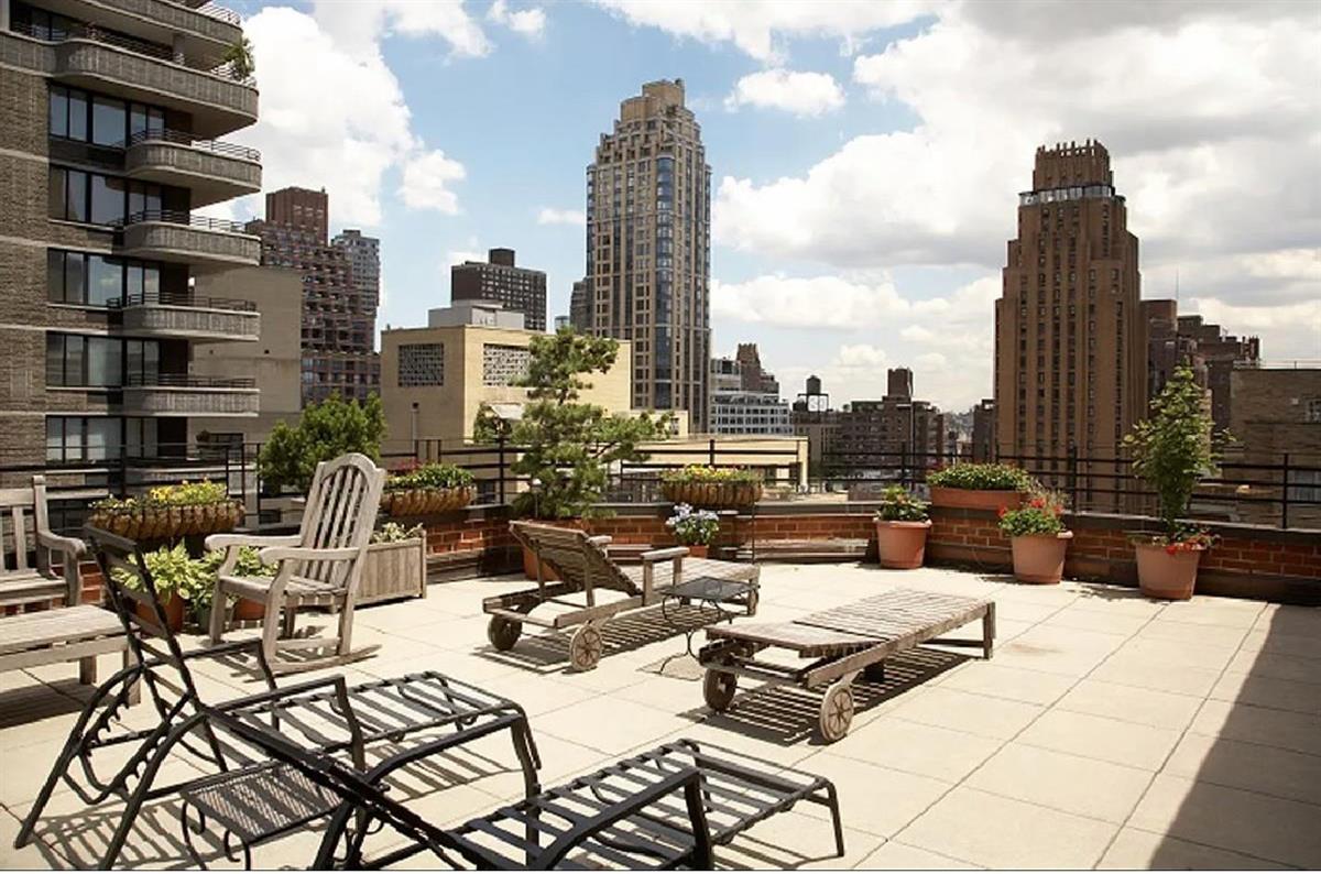 310 E 49th Street 4-D