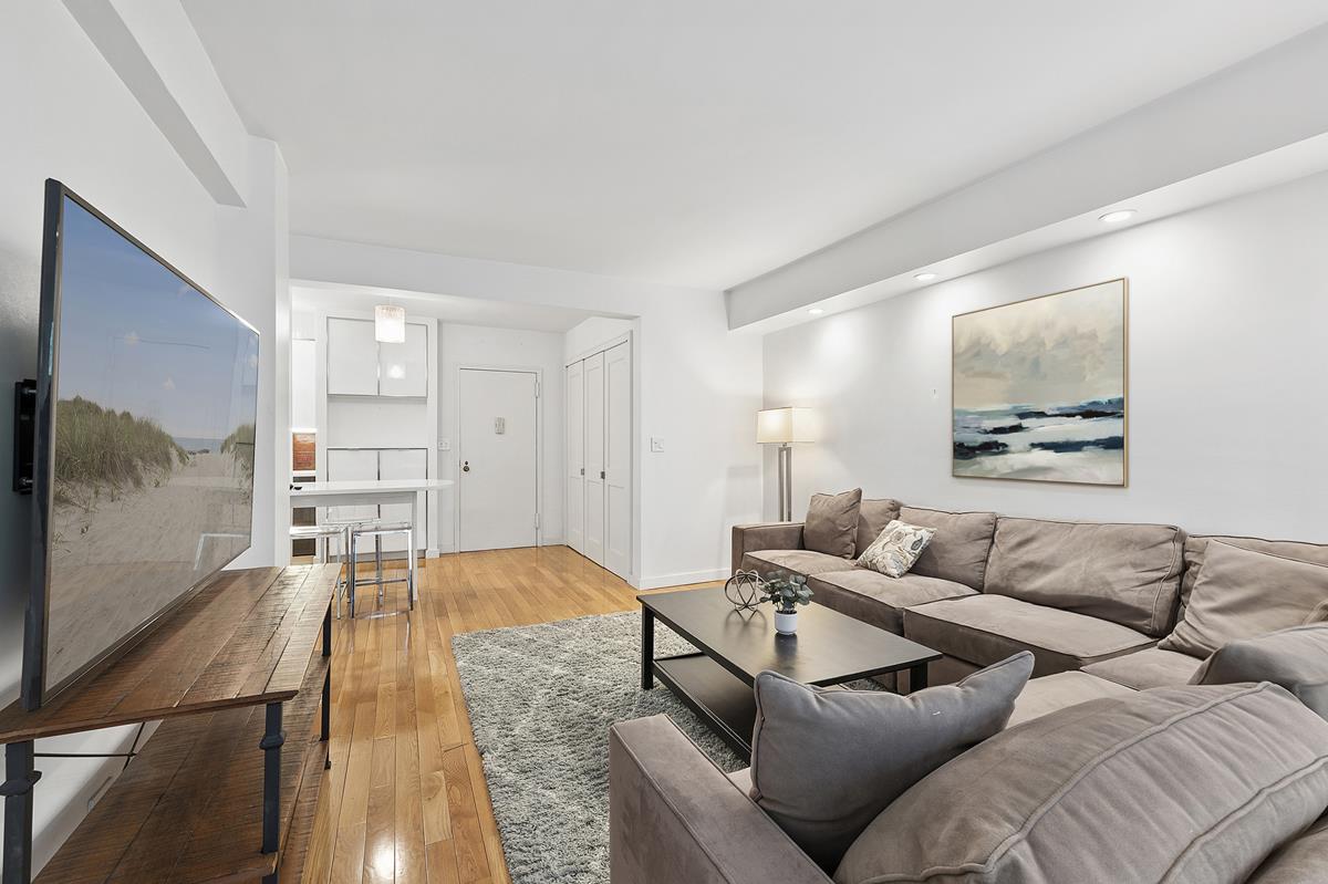 310 E 49th Street 4-D