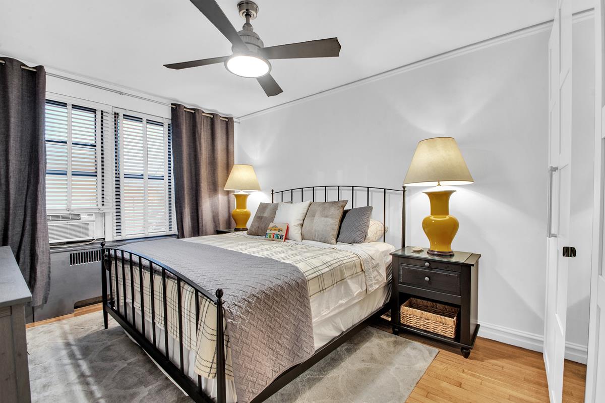 222 E 35th Street 1E