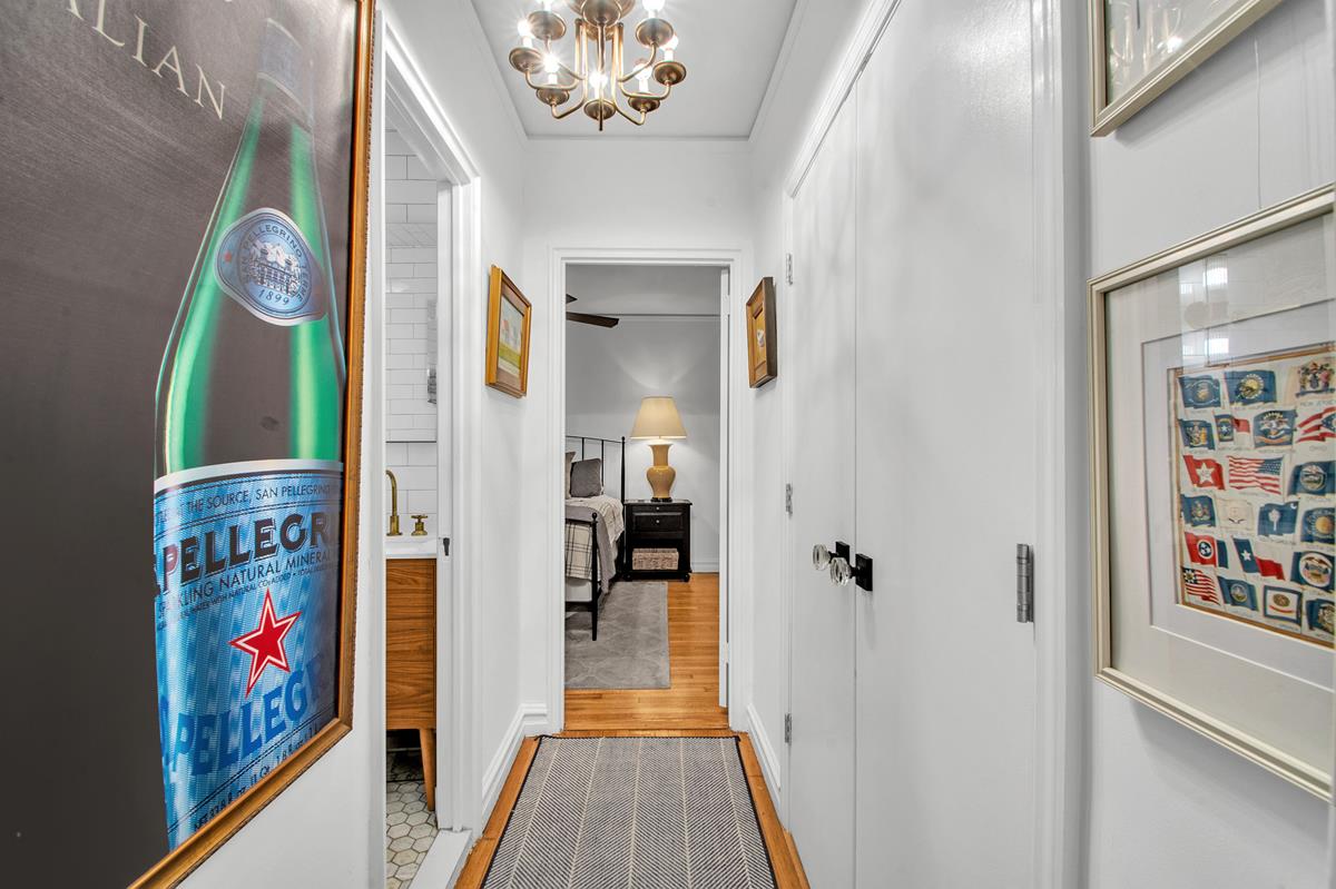 222 E 35th Street 1E