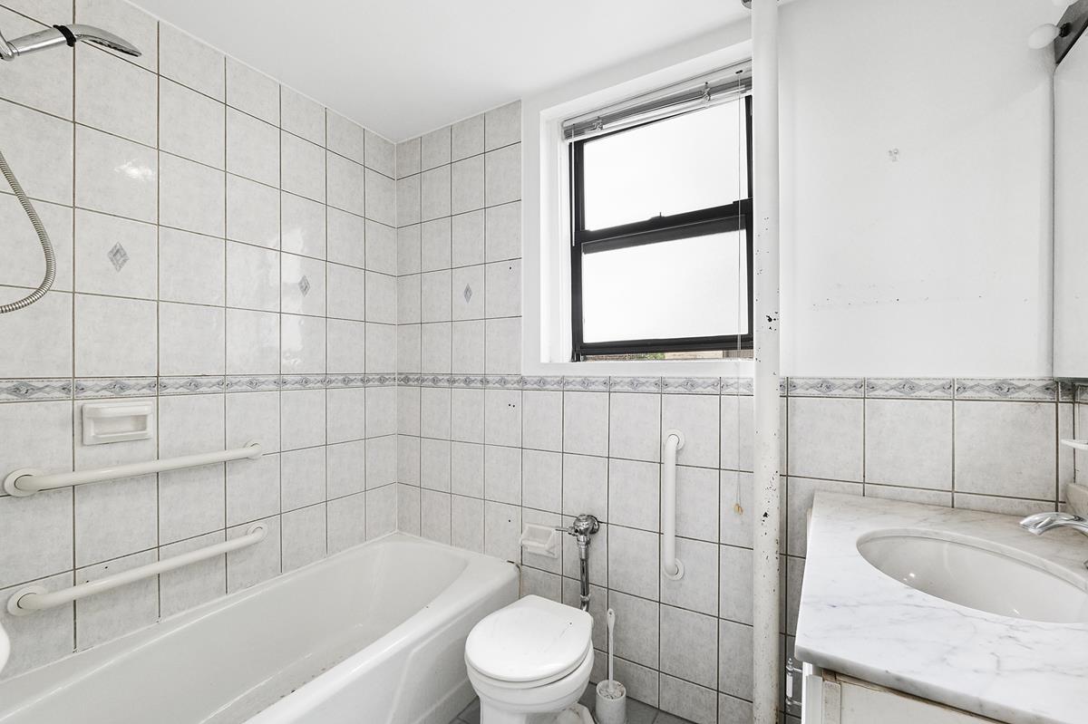 41 W 82nd Street 6-A