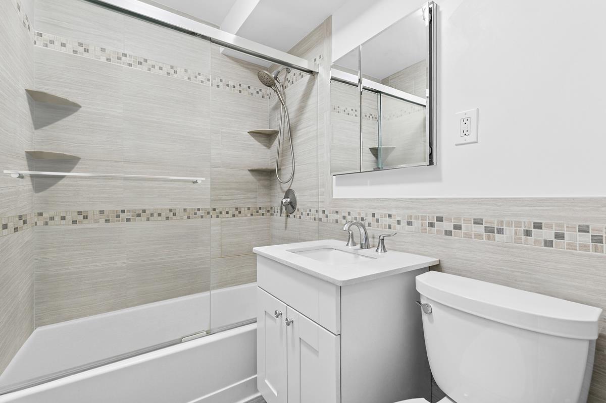 209 E 56th Street 5E