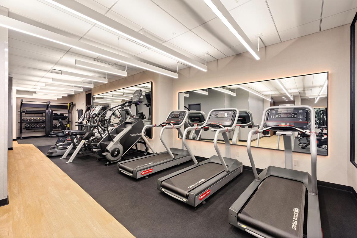 100 United Nations Plaza 39-E