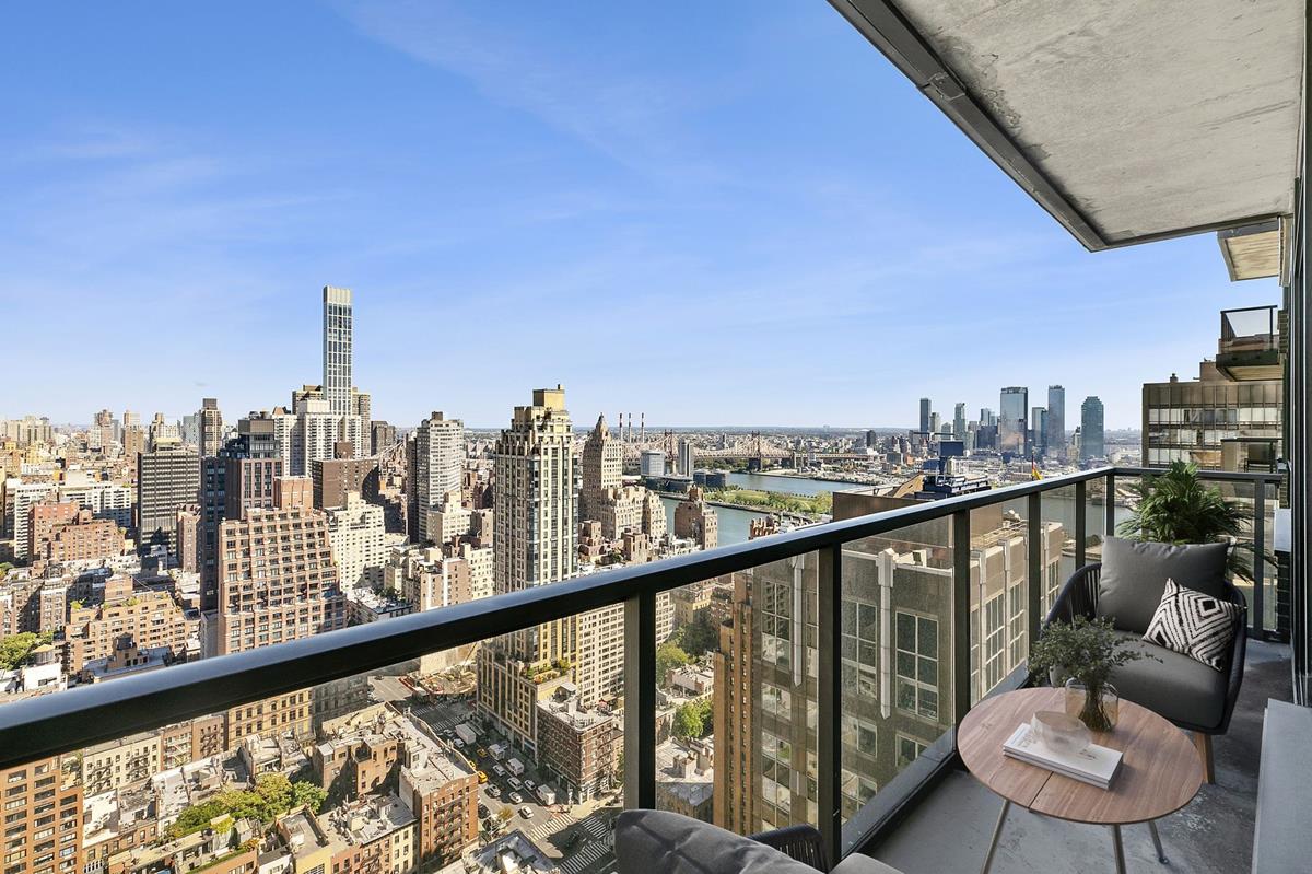 100 United Nations Plaza 39-E