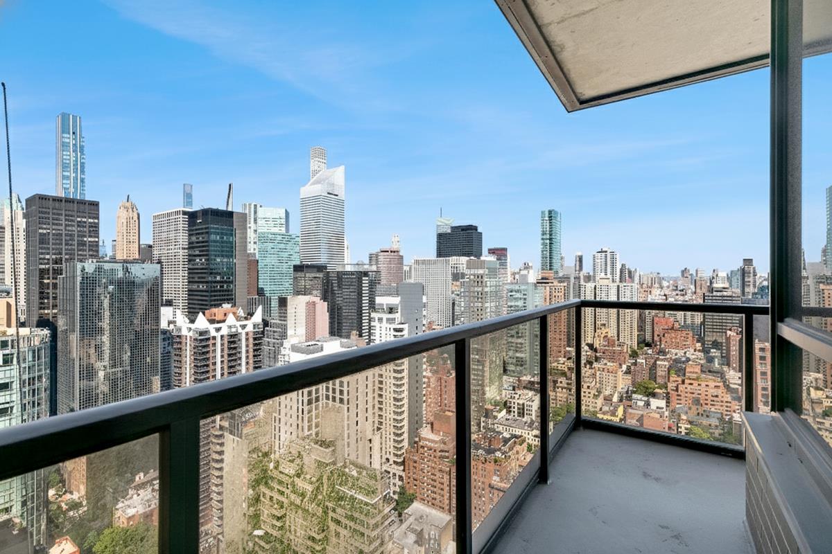 100 United Nations Plaza 39-E