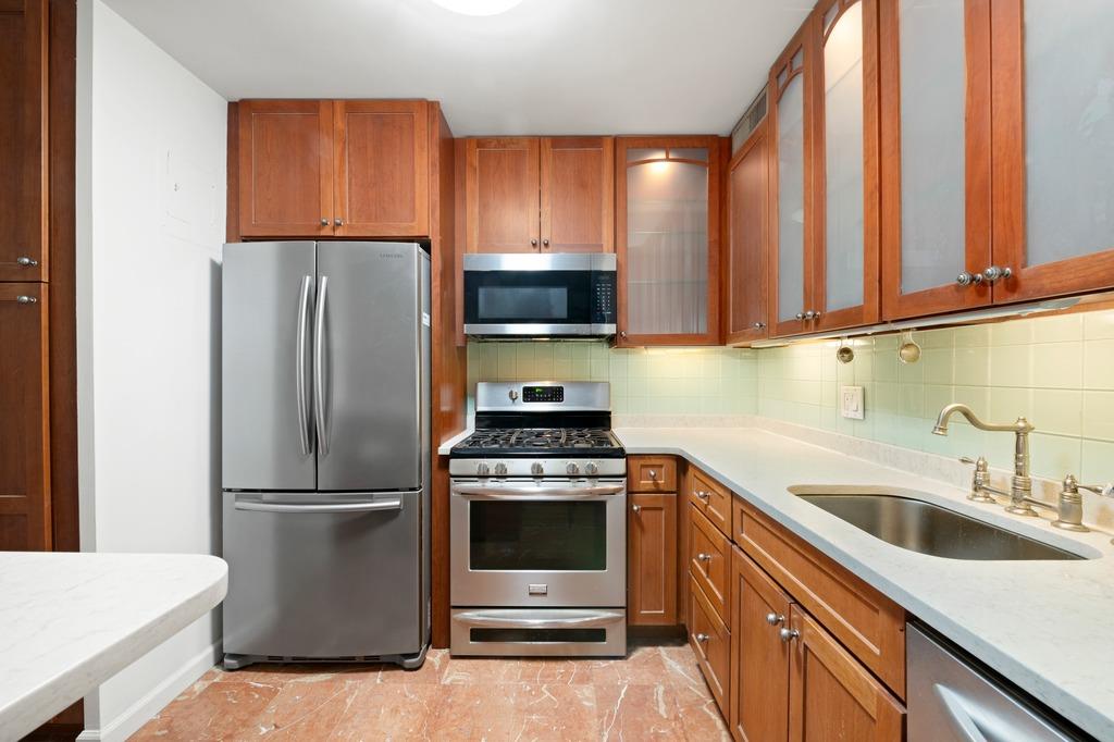 400 E 77th Street 3A