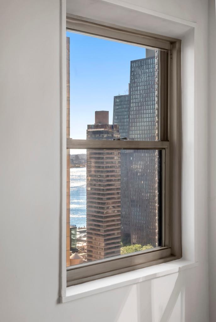 300 E 40th Street 28-P