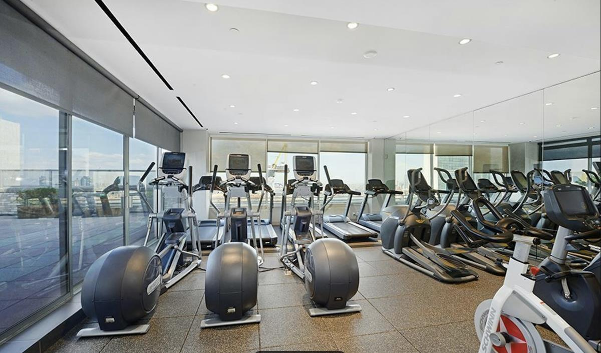 300 E 40th Street 28-P