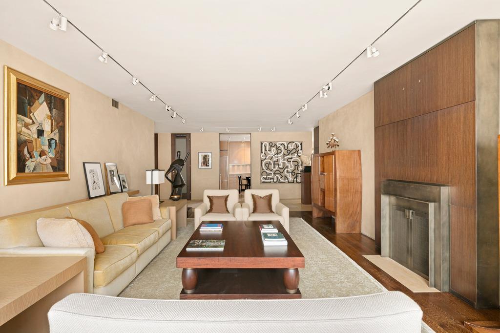 700 Park Avenue 9A