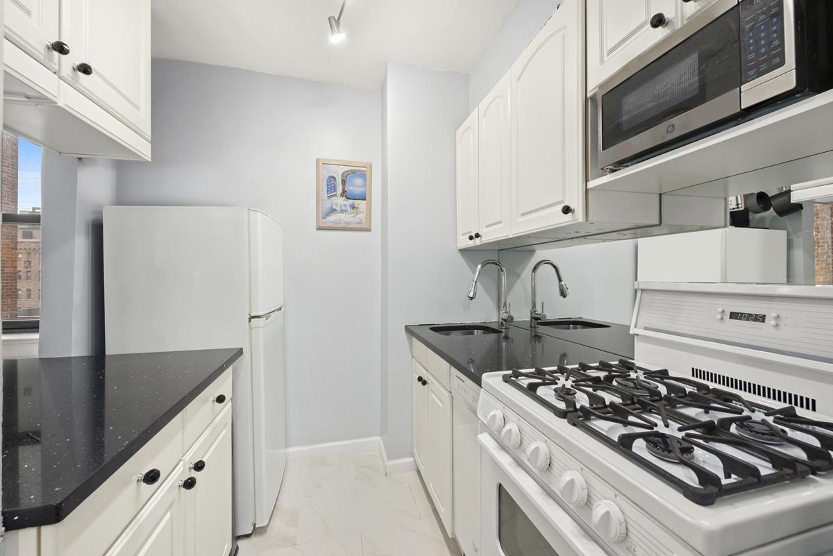 357 E 57th Street 10-G