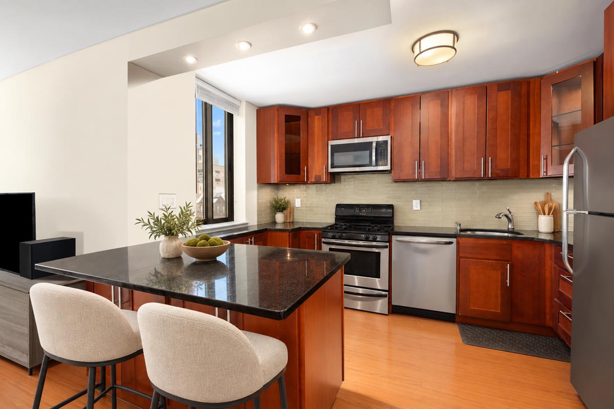 280 Park Avenue S 12M