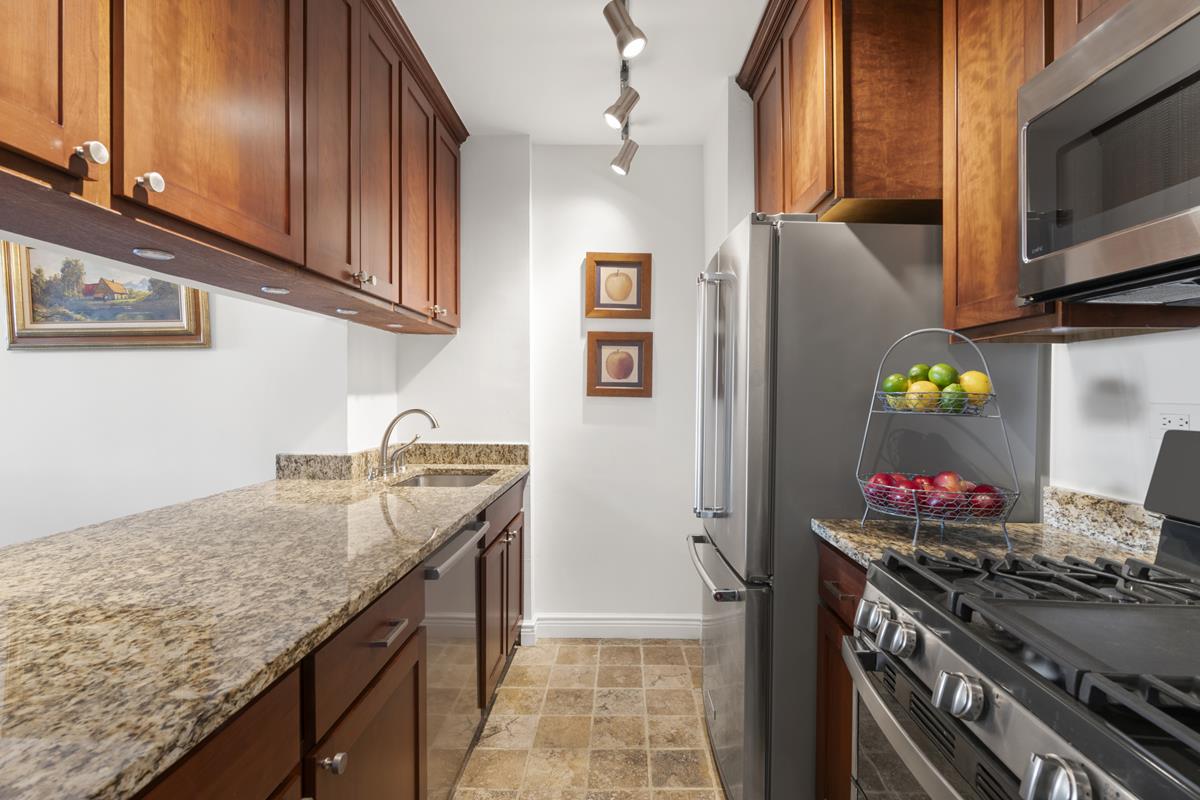 377 Rector Place 14B