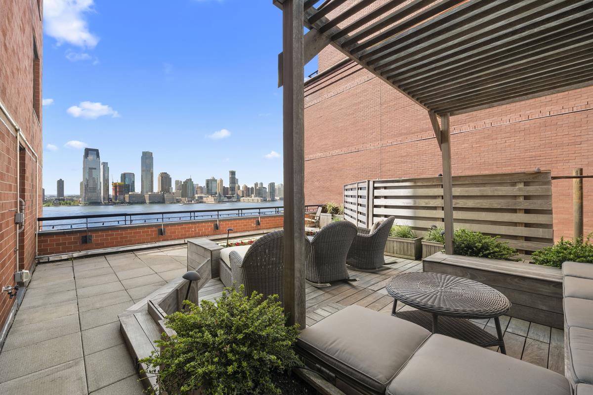 377 Rector Place 14B