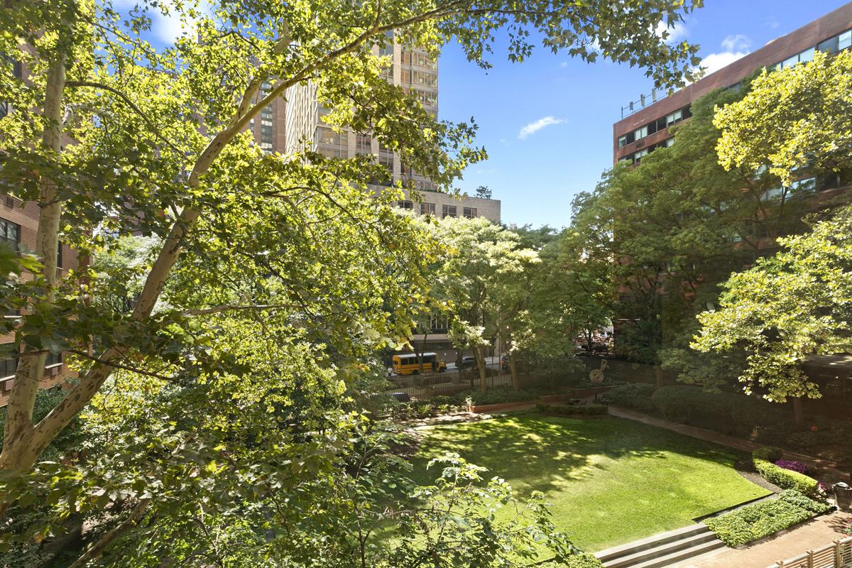 200 E 94th Street 125