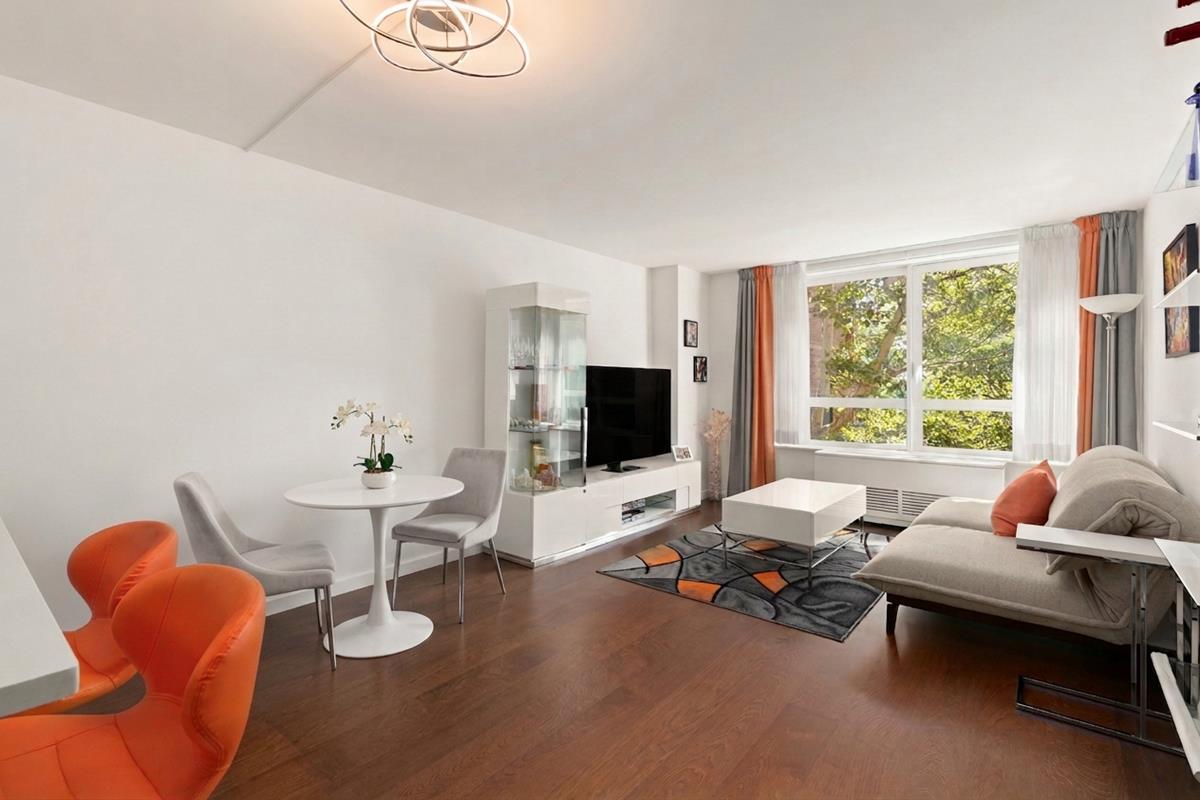200 E 94th Street 125