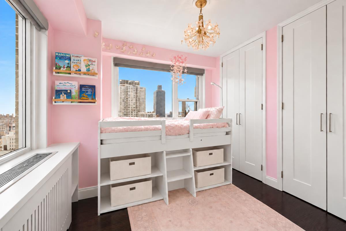 400 E 77th Street 19A