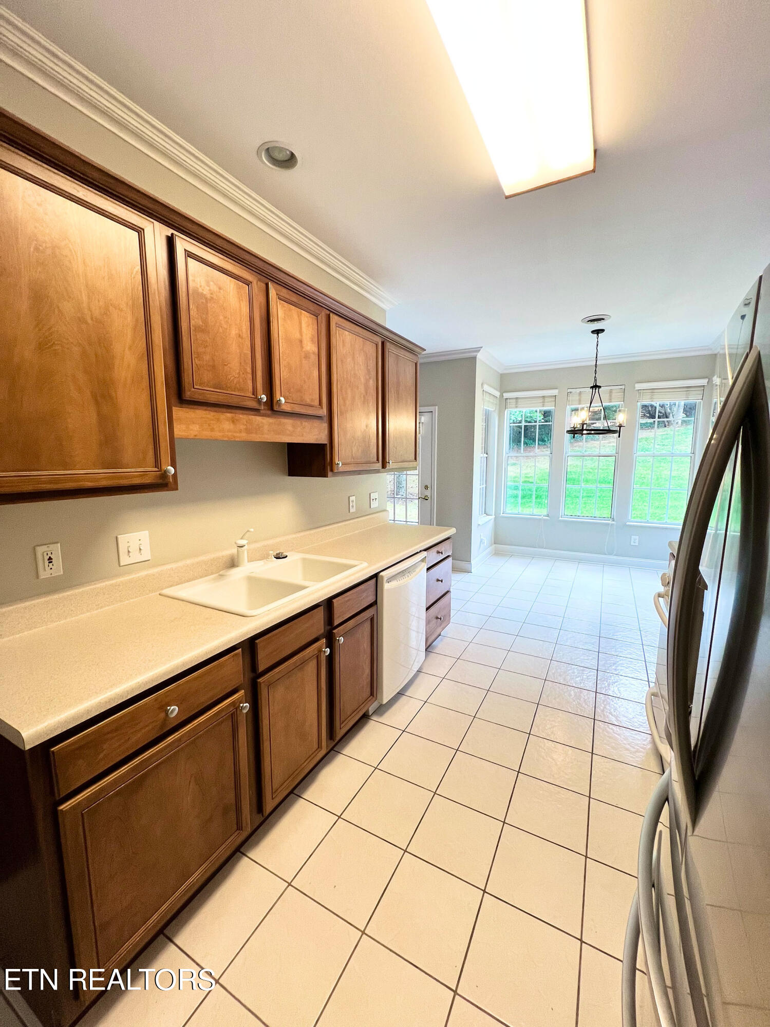 539 Glen Ives Way