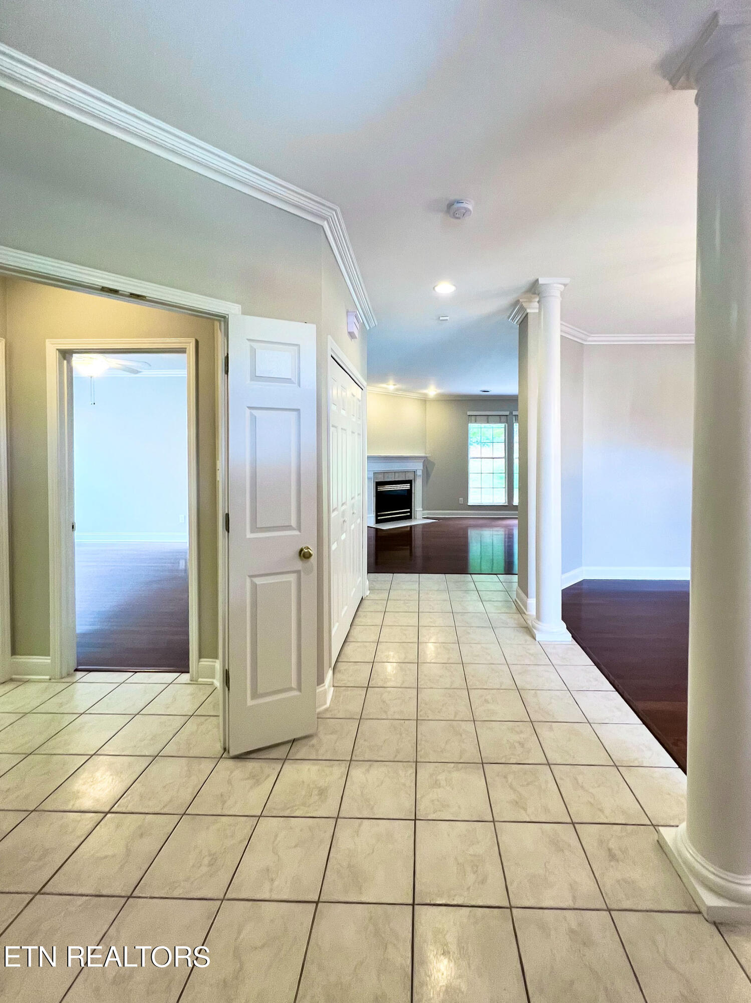539 Glen Ives Way