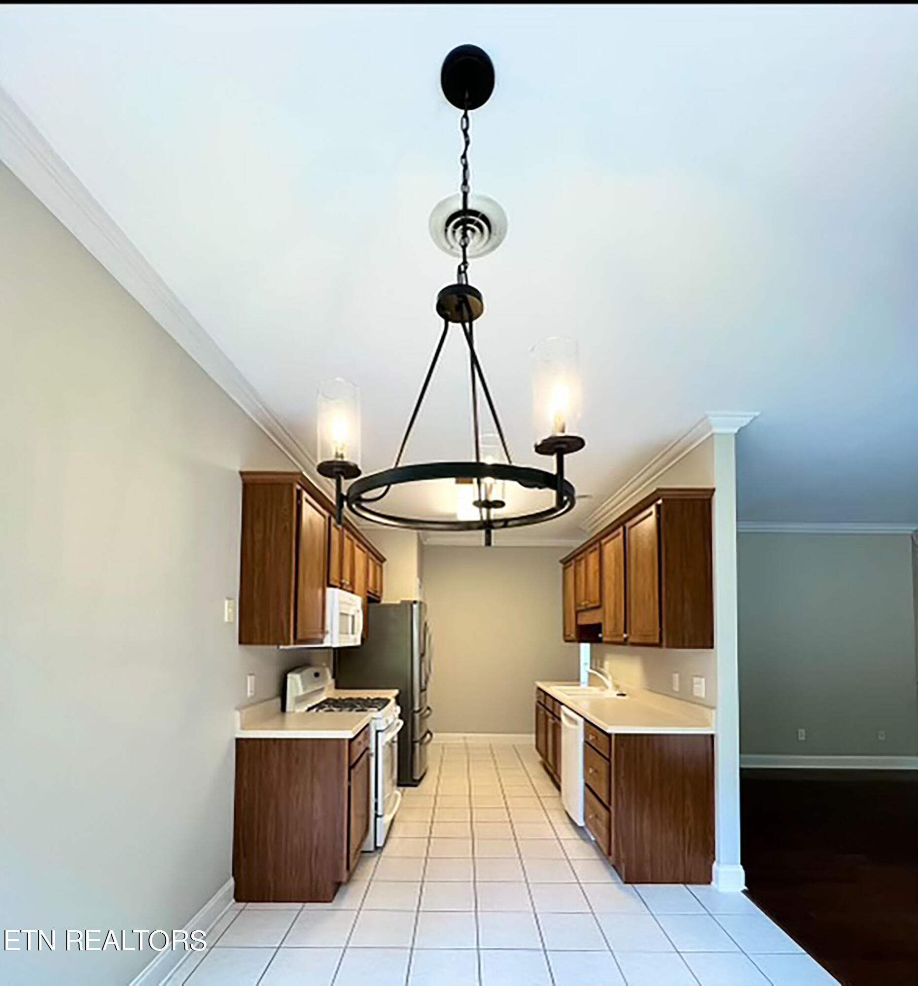 539 Glen Ives Way
