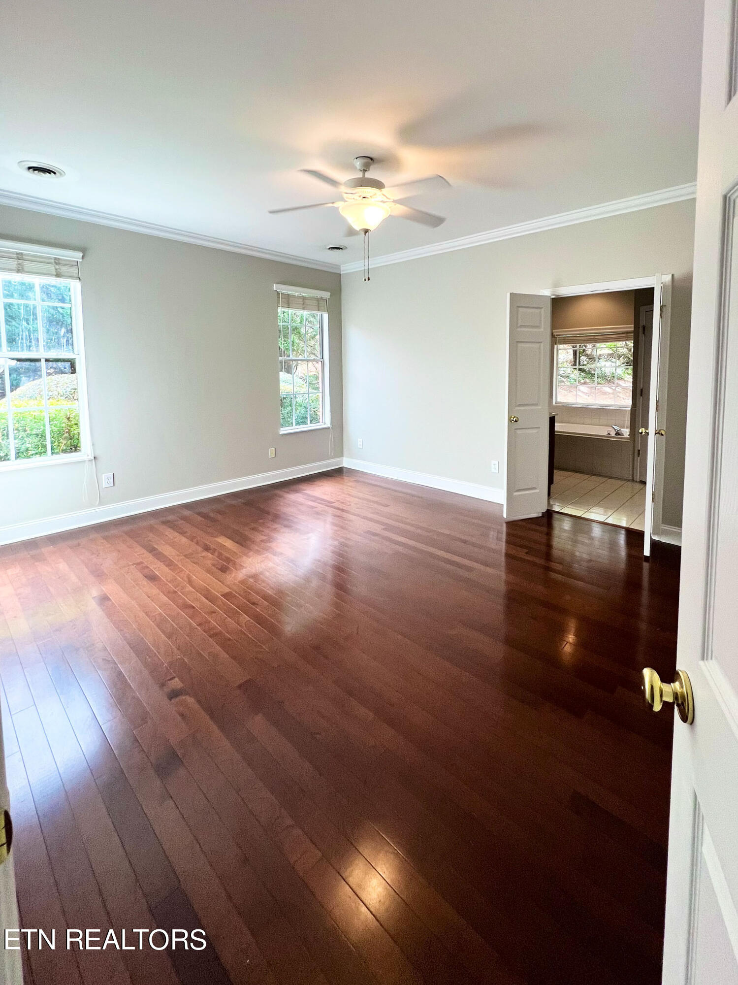 539 Glen Ives Way