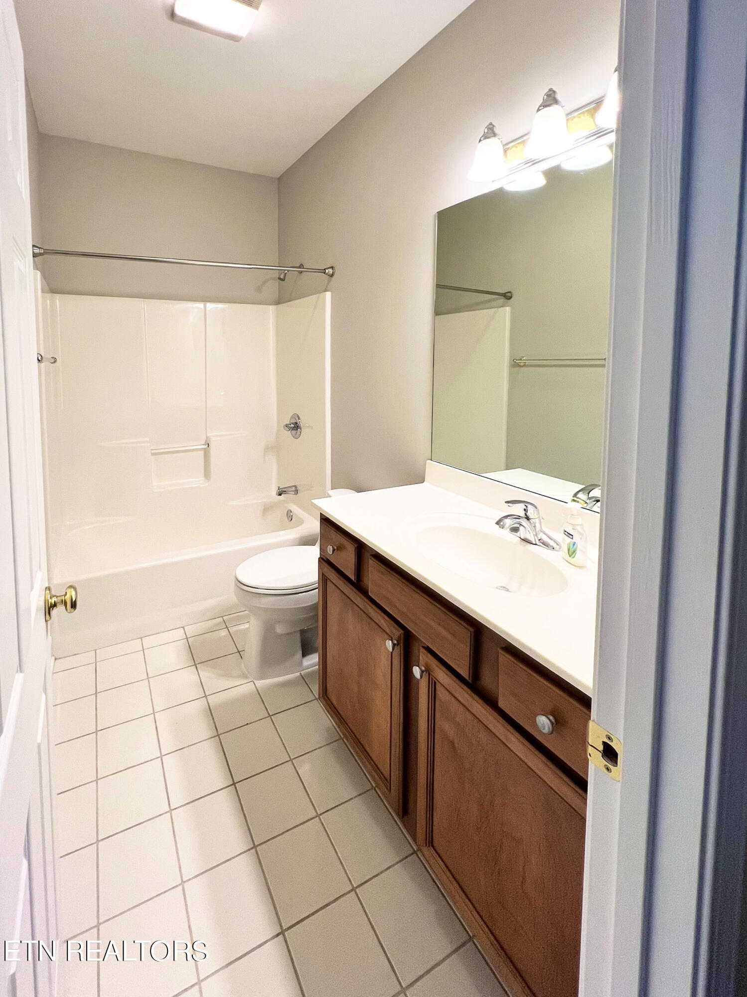 539 Glen Ives Way