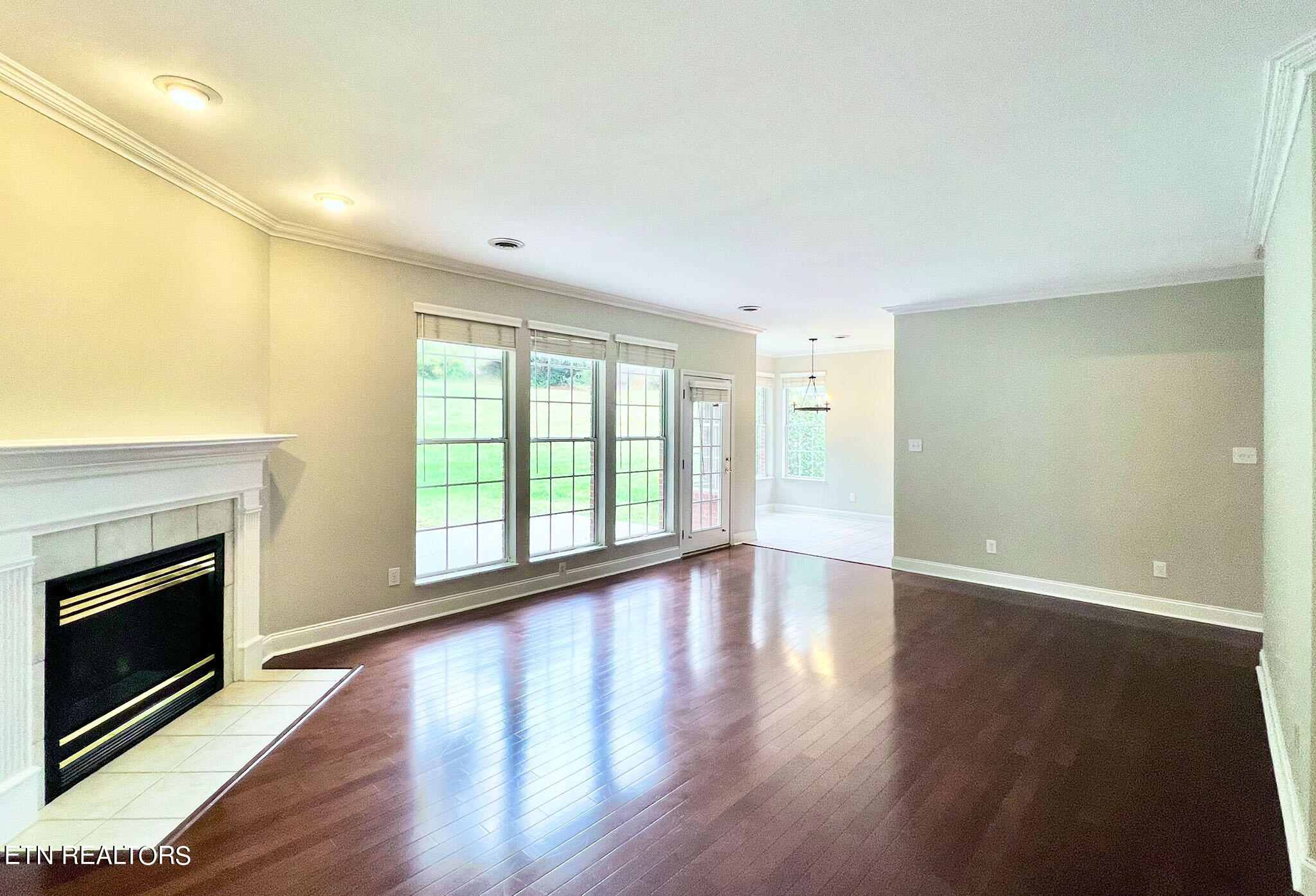 539 Glen Ives Way