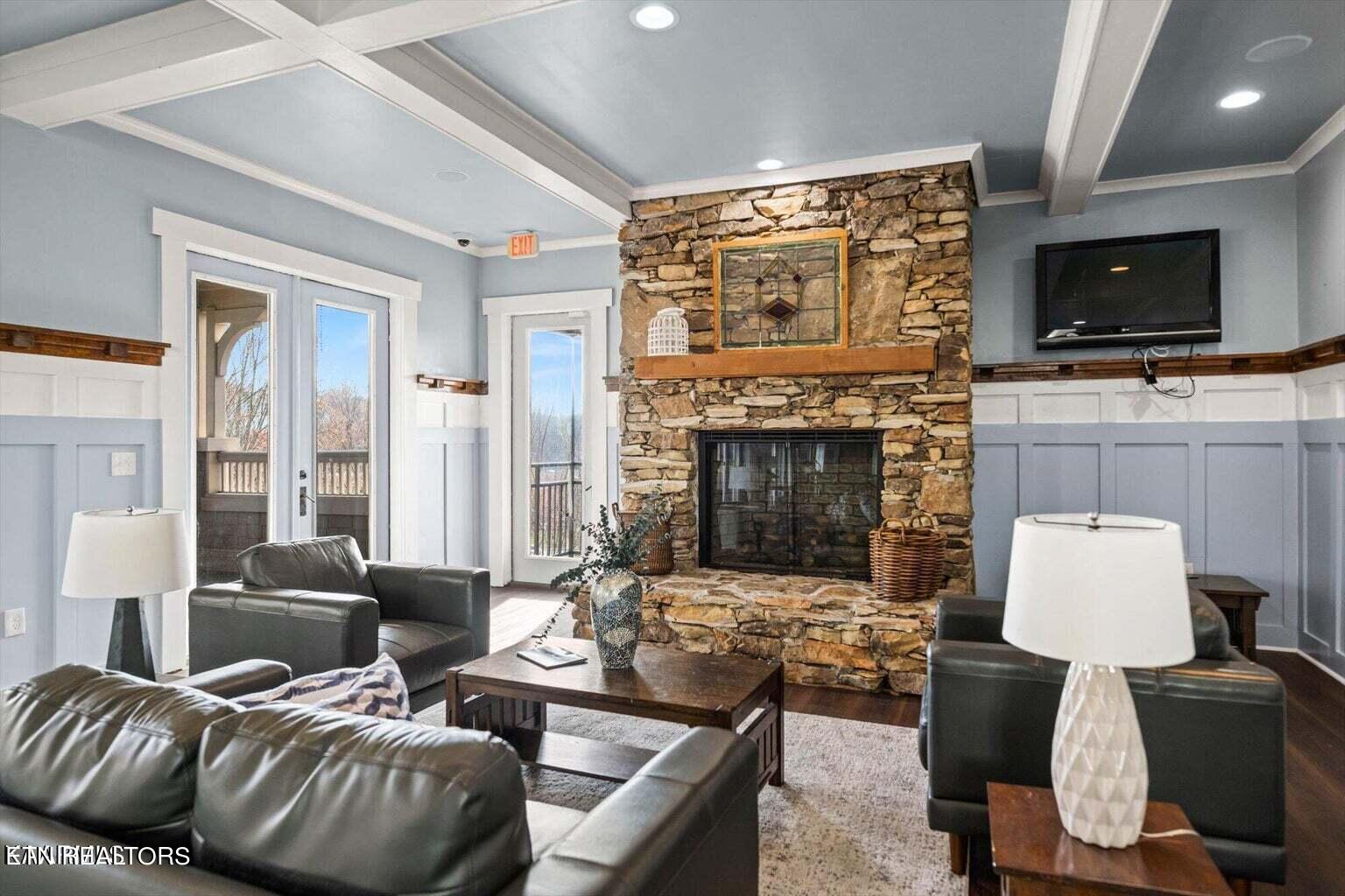 1101 Tree Top Way, 1826