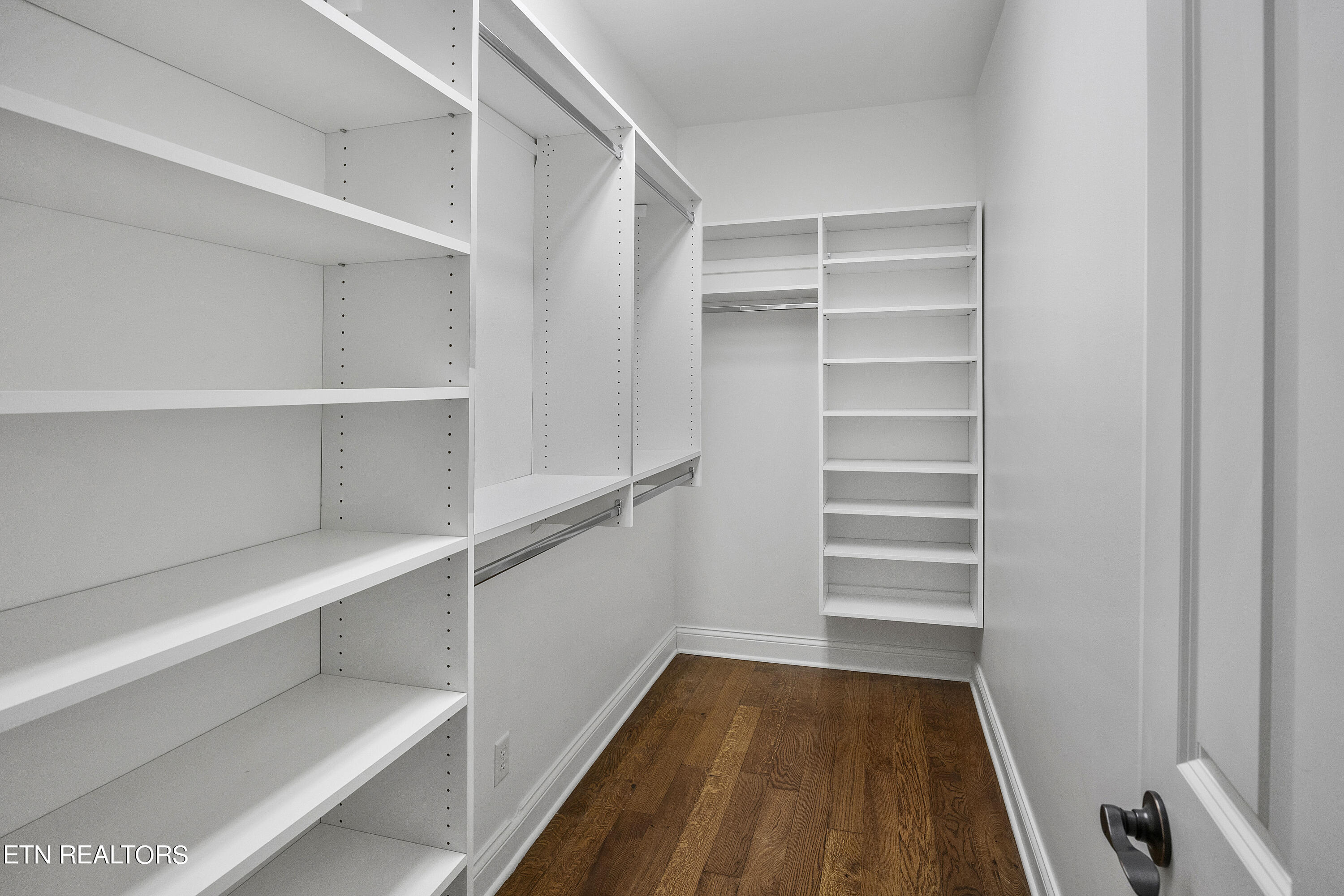 1438 Villa Forest Way