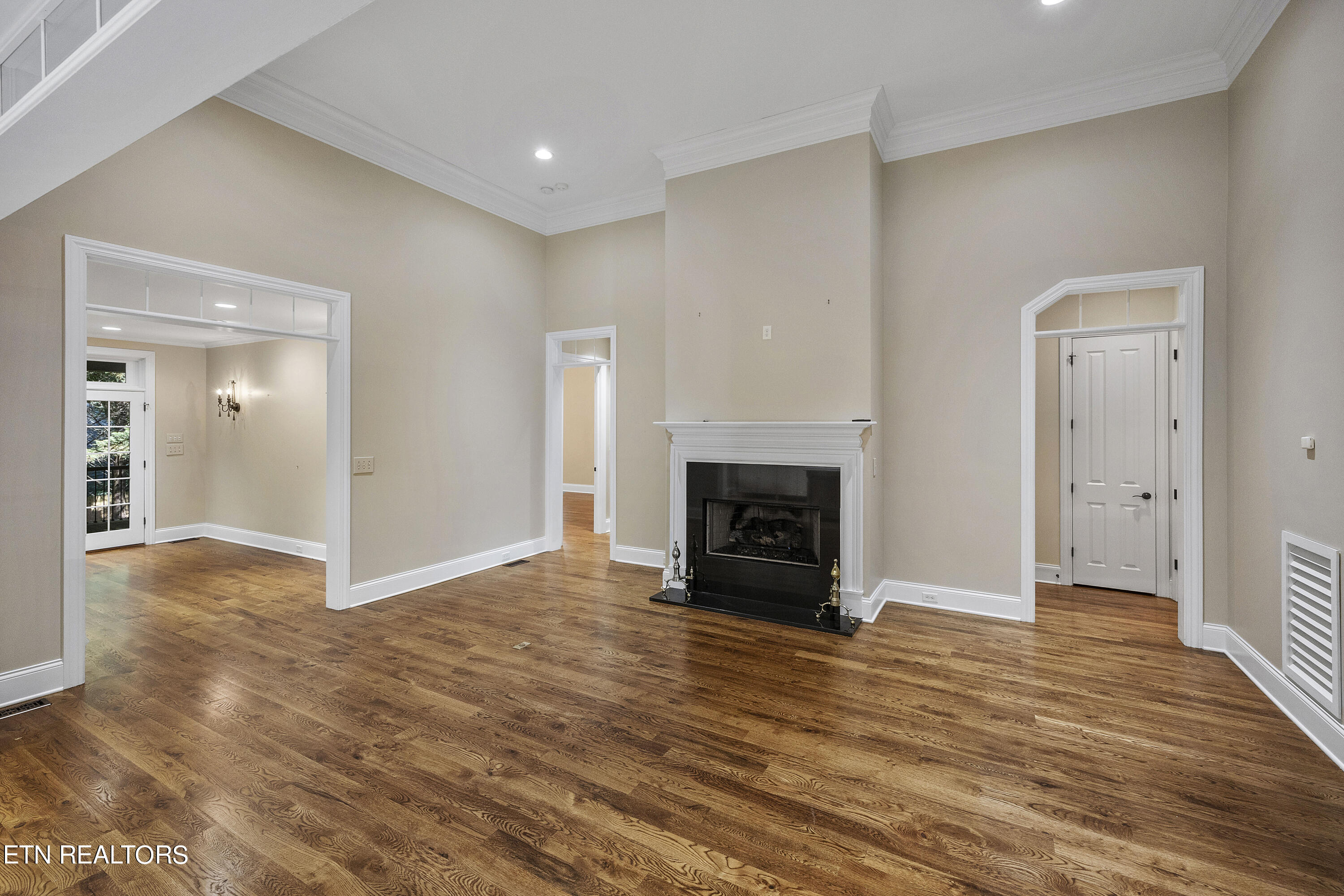 1438 Villa Forest Way