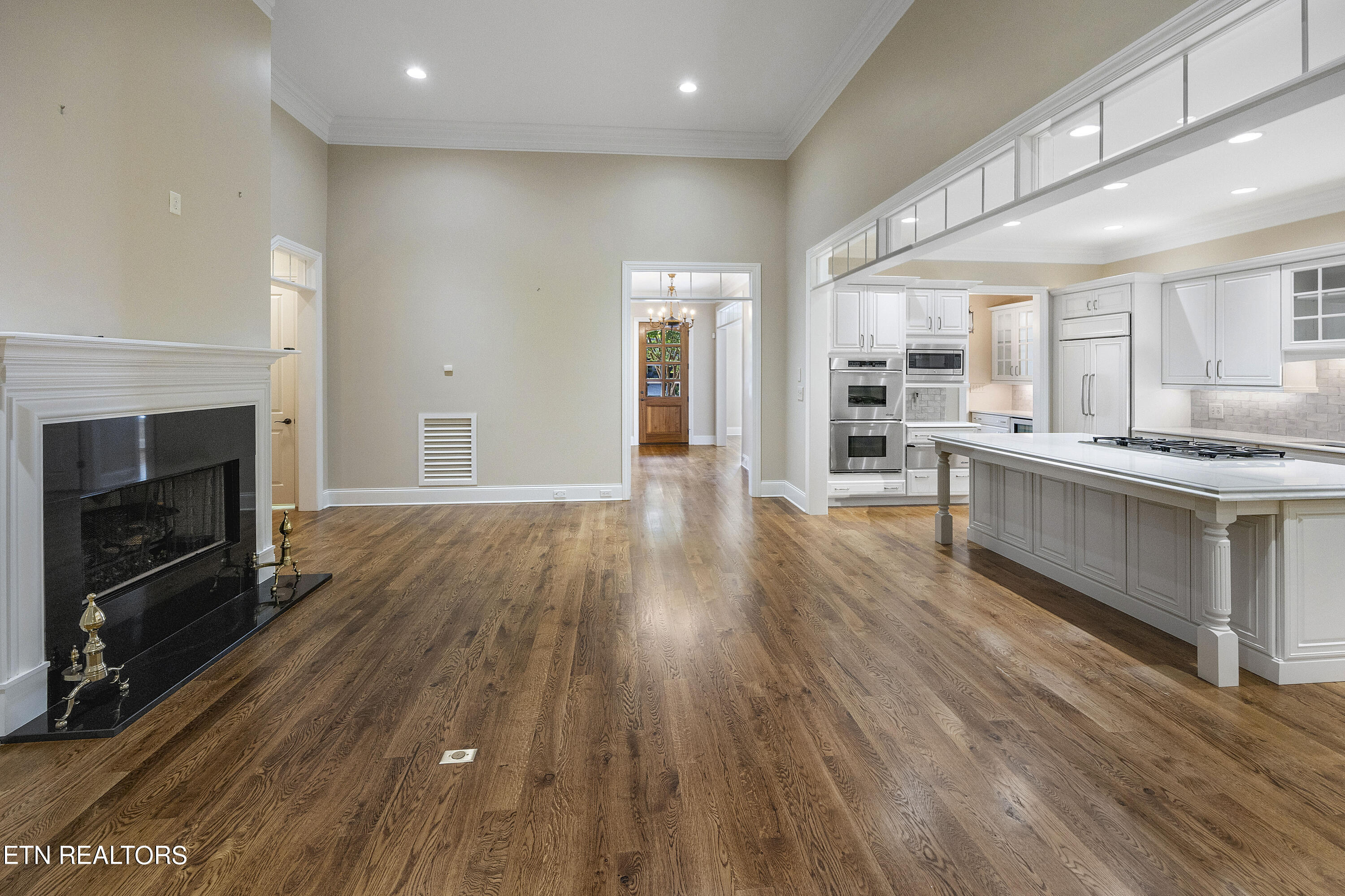 1438 Villa Forest Way