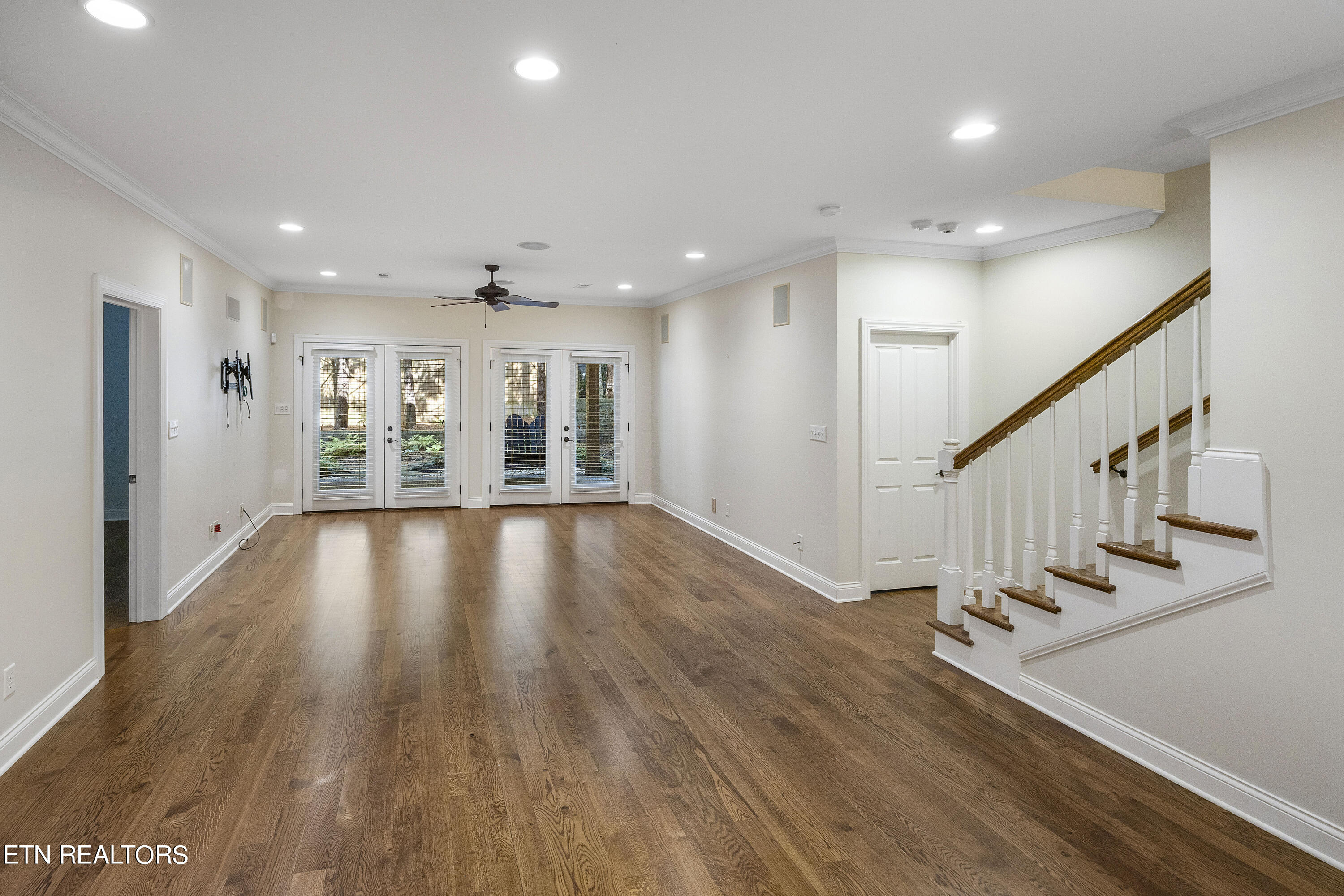 1438 Villa Forest Way