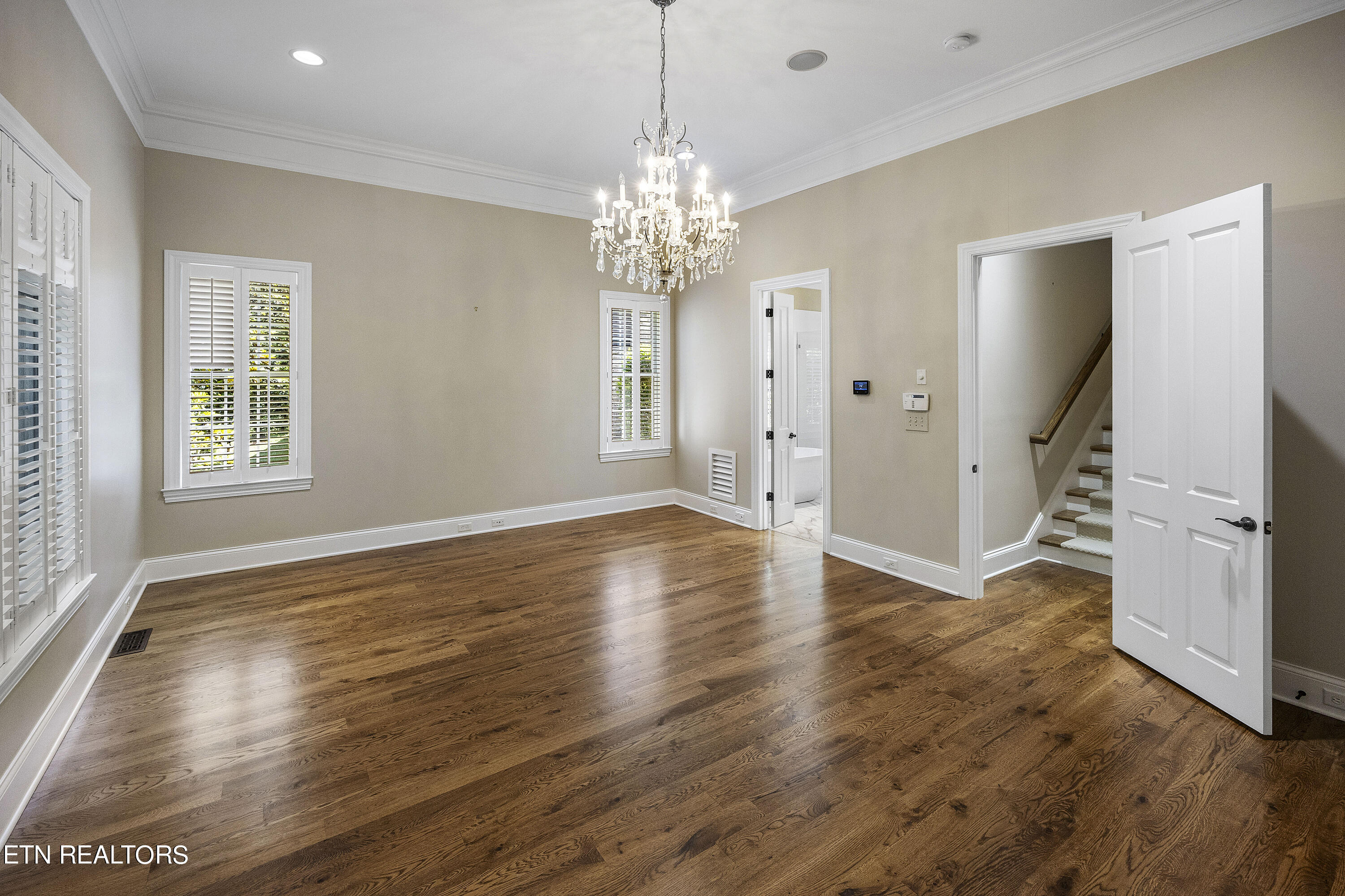 1438 Villa Forest Way