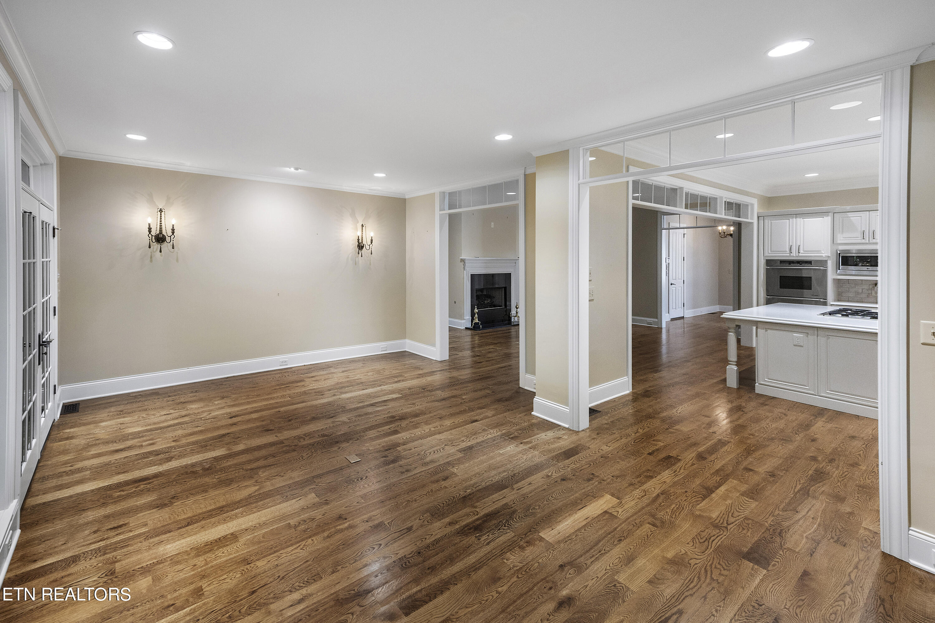 1438 Villa Forest Way