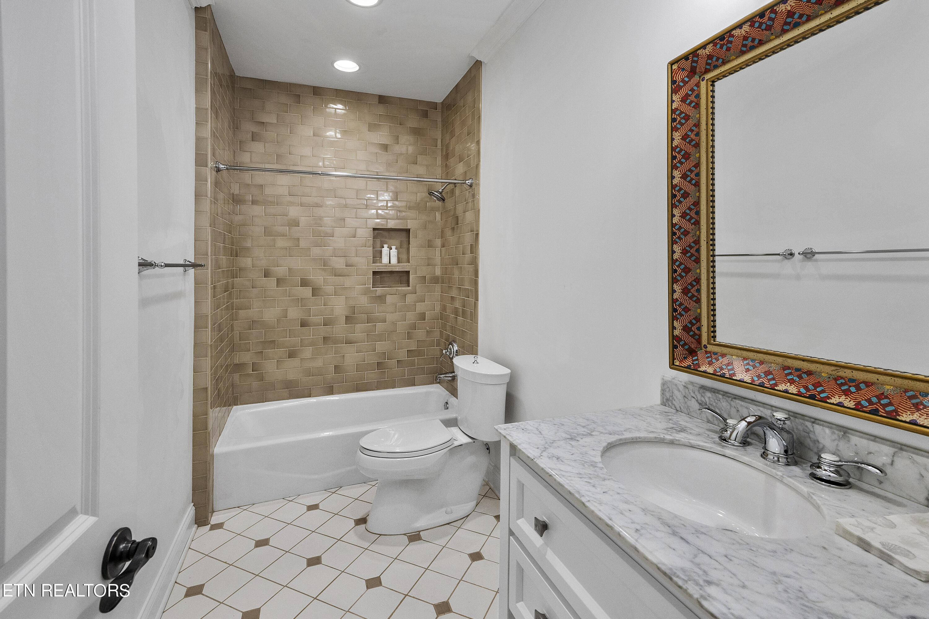 1438 Villa Forest Way