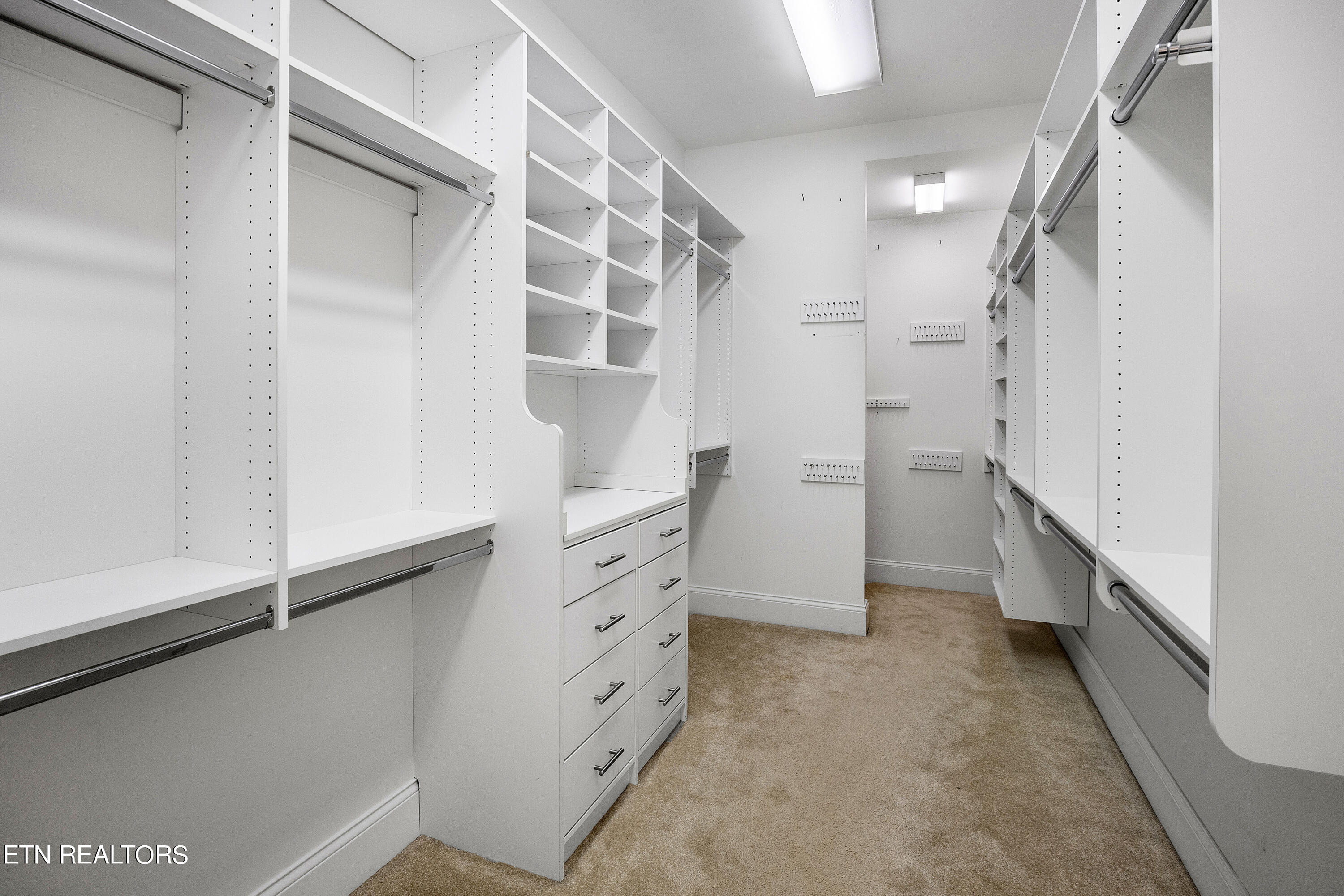 1438 Villa Forest Way