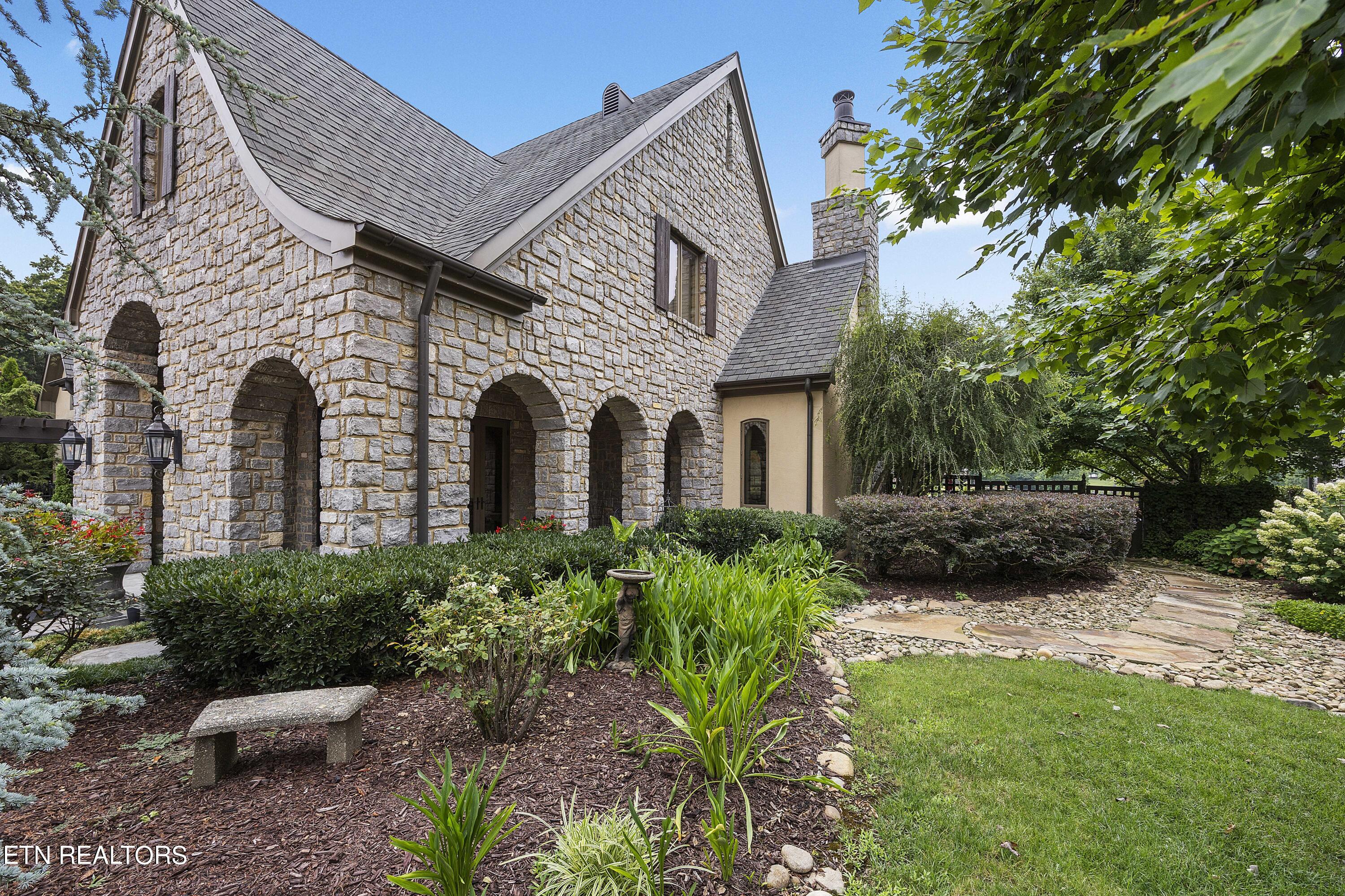 1618 Westland Lakes Way