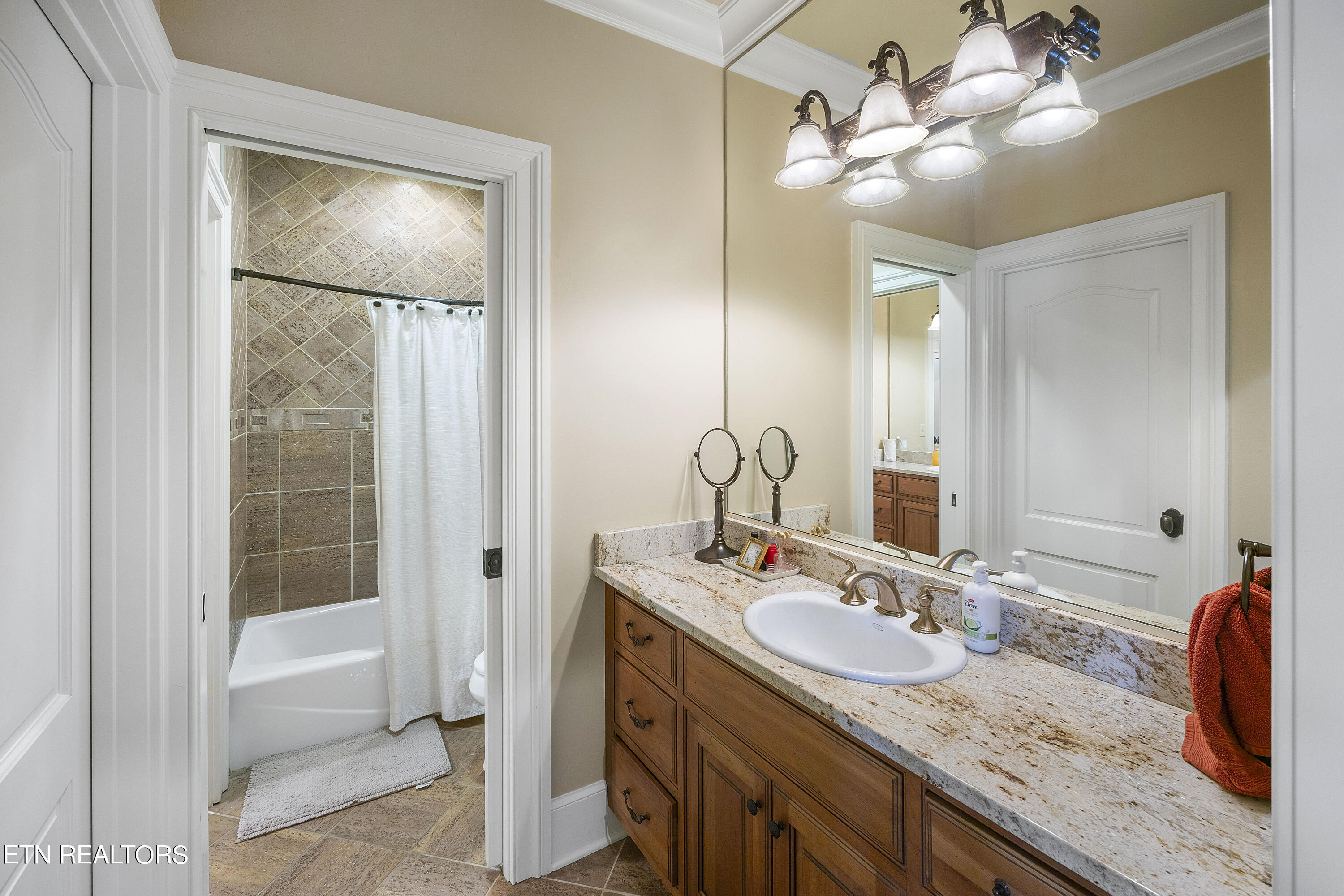 1618 Westland Lakes Way