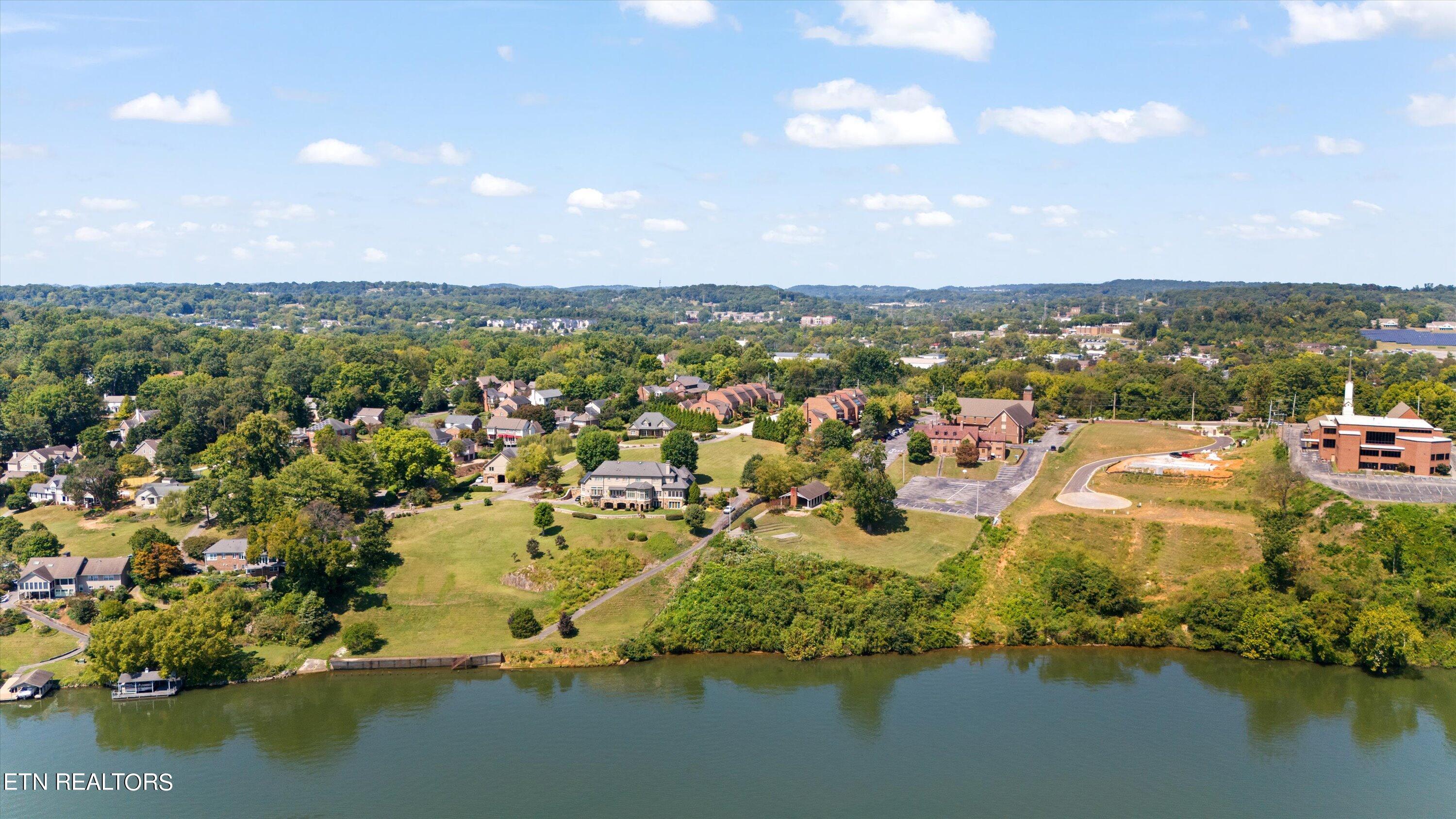 3340 Kingston Pike, 4