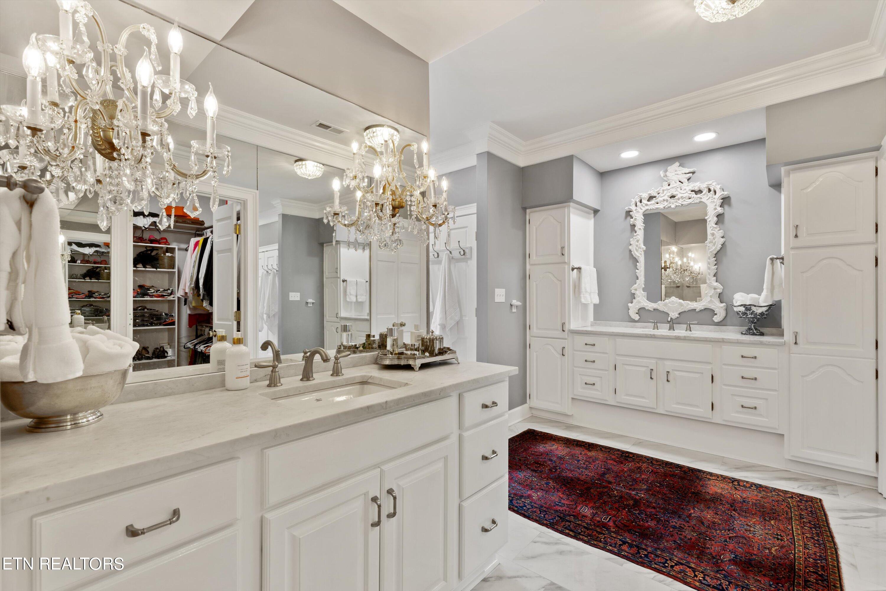 3340 Kingston Pike, 4