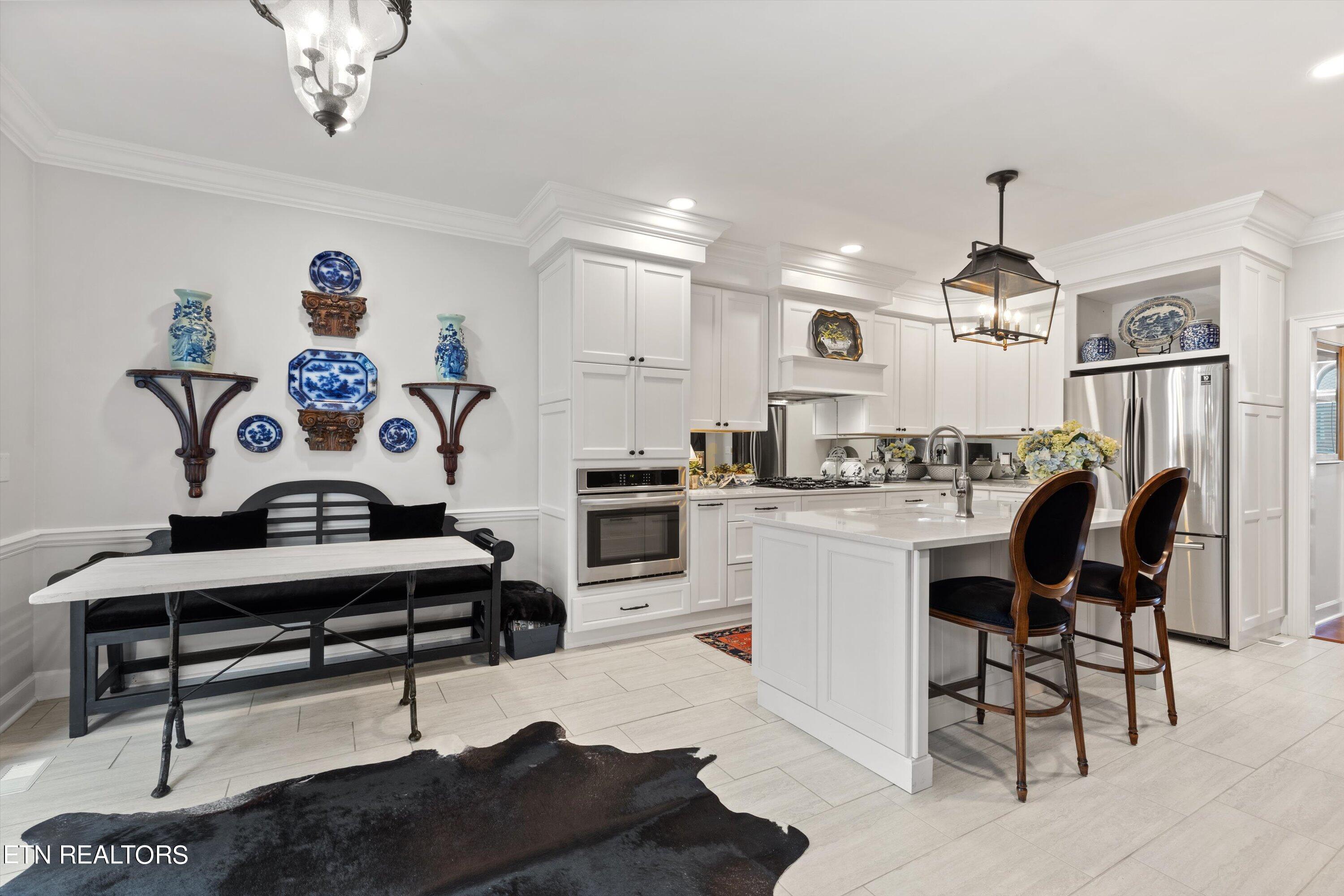 3340 Kingston Pike, 4