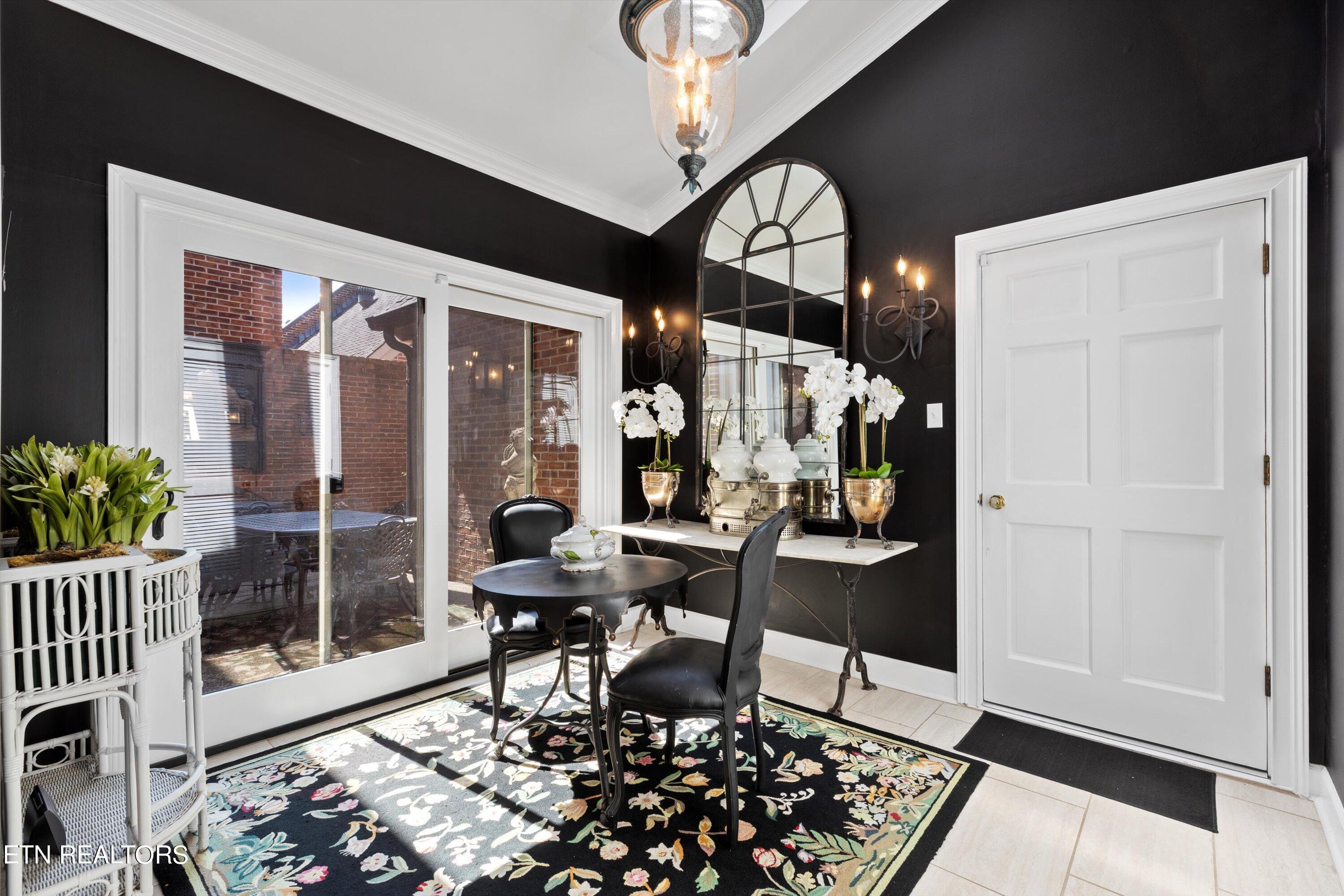 3340 Kingston Pike, 4