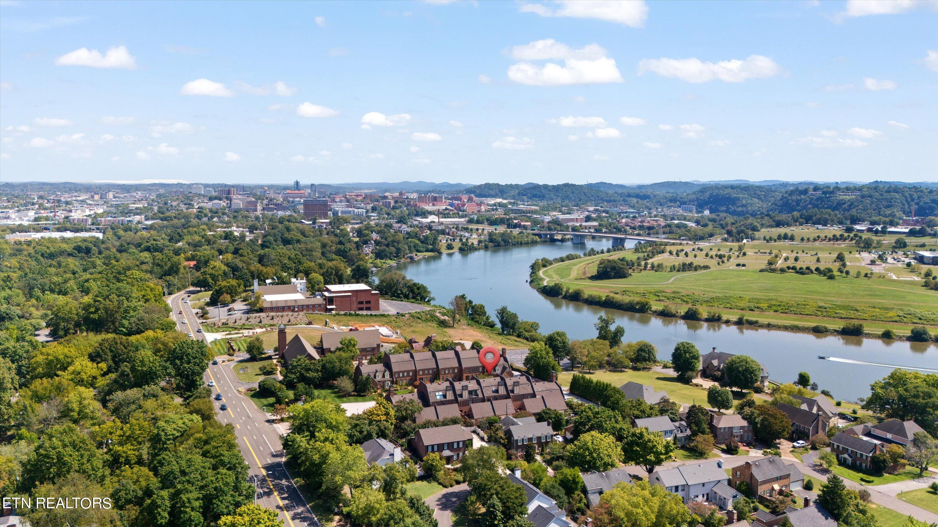 3340 Kingston Pike, 4