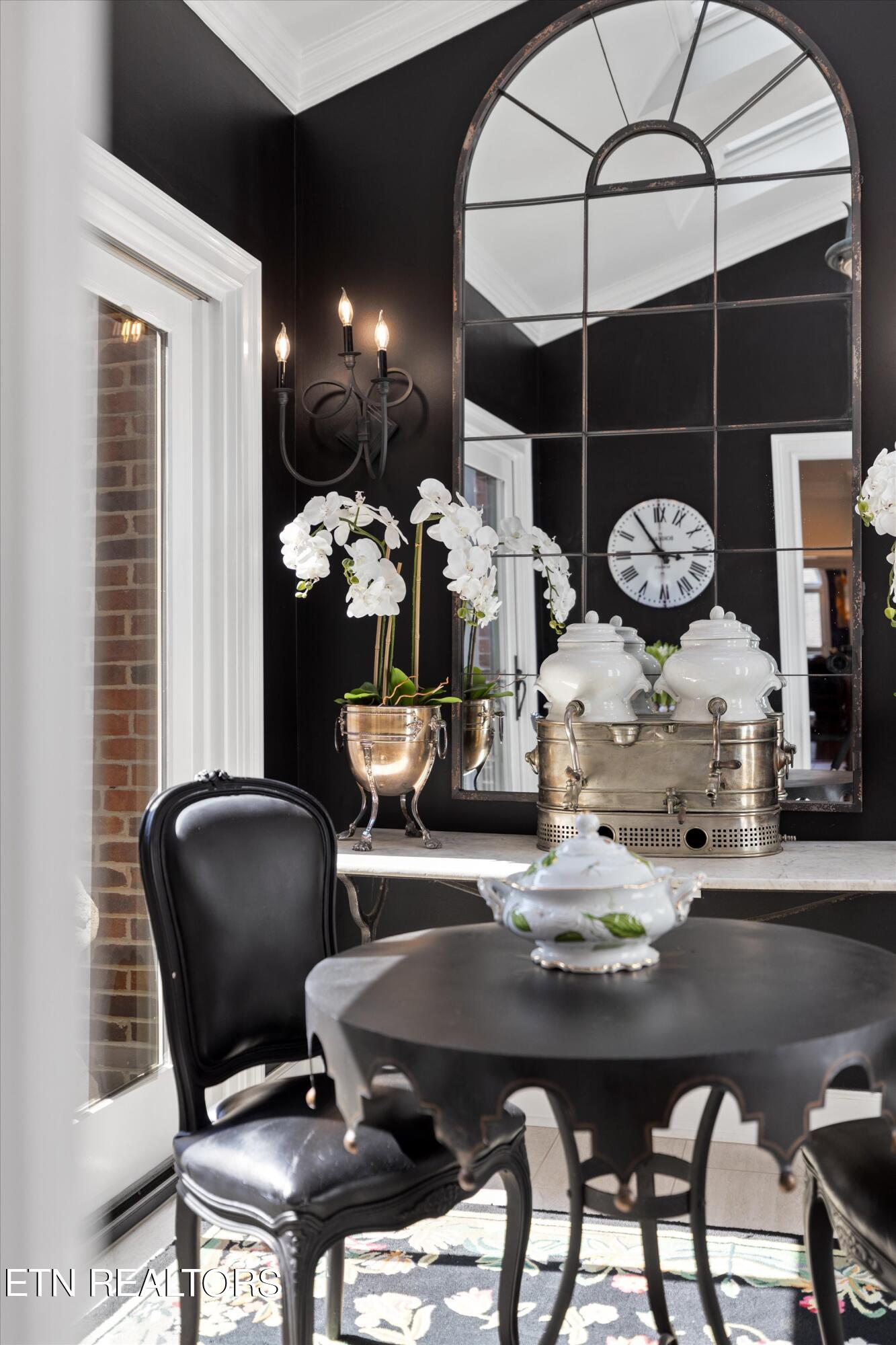 3340 Kingston Pike, 4