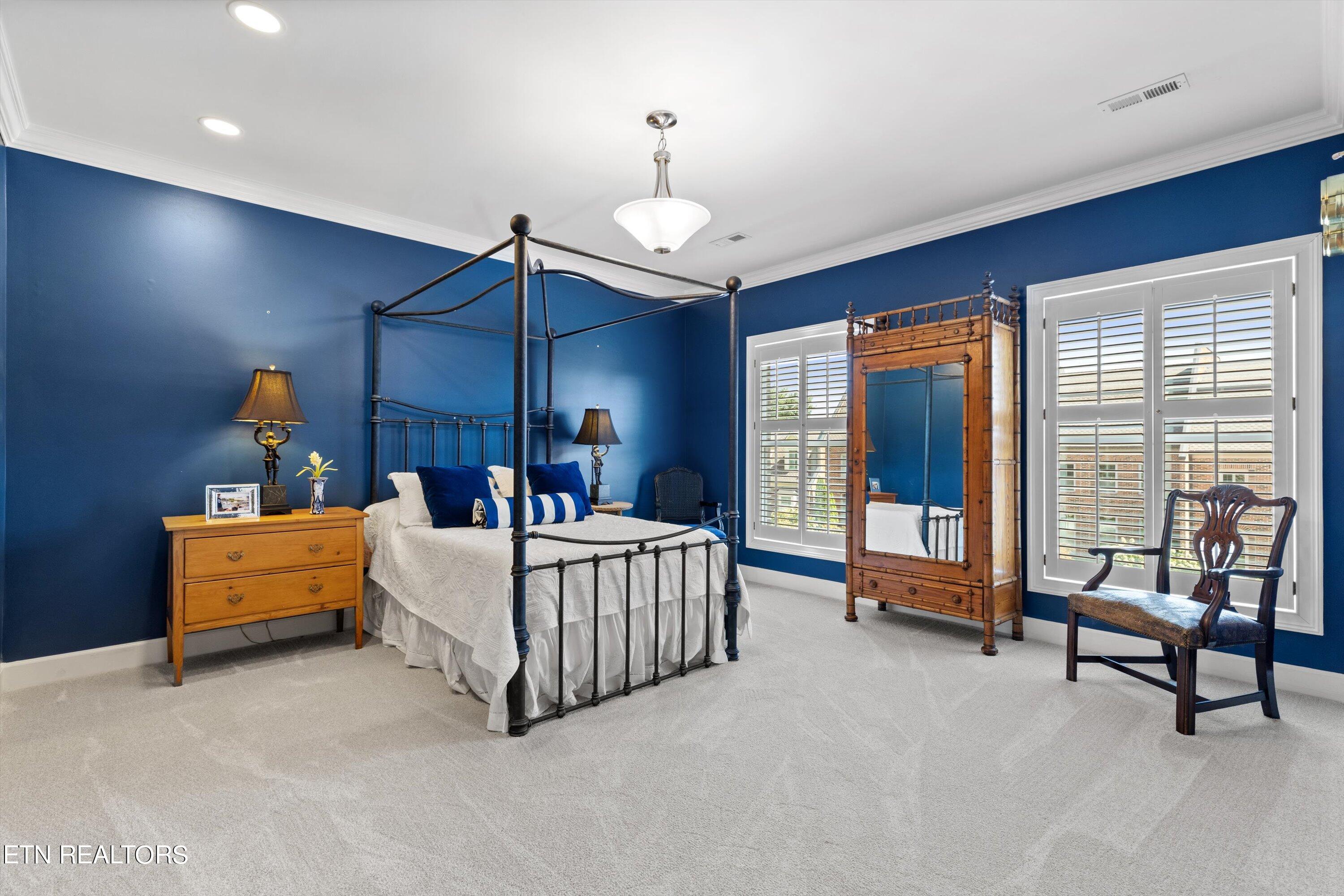 3340 Kingston Pike, 4