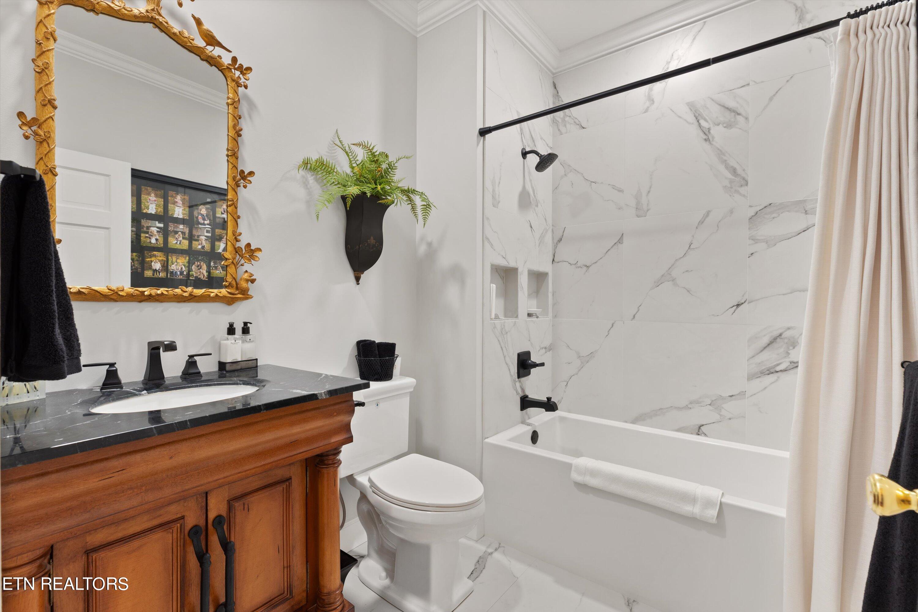 3340 Kingston Pike, 4